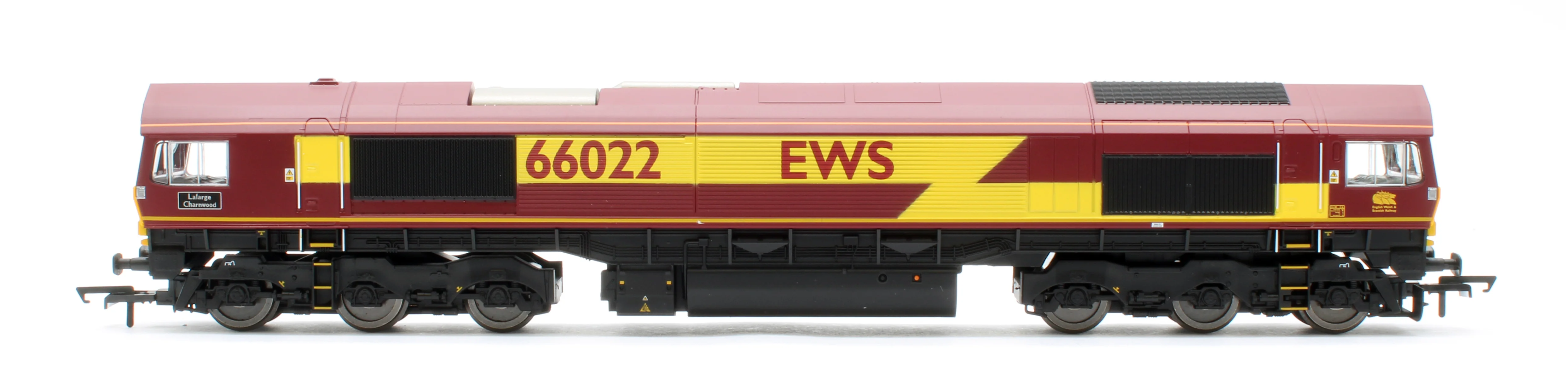 R30532 RailRoad Class 66 EWS 66022 'Lafarge Charnwood' Diesel Locomotive - Image 5