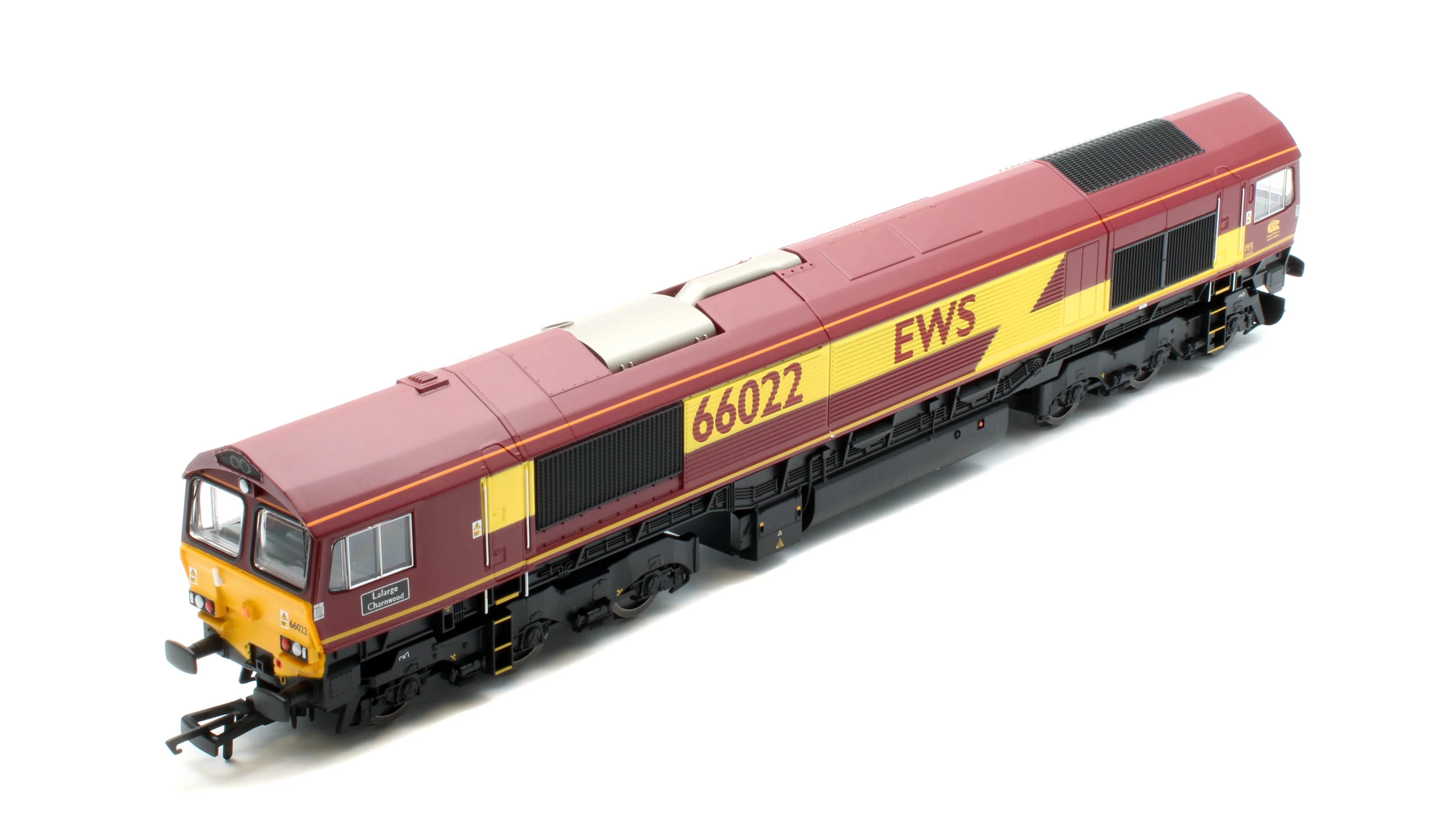 R30532 RailRoad Class 66 EWS 66022 'Lafarge Charnwood' Diesel Locomotive - Image 8
