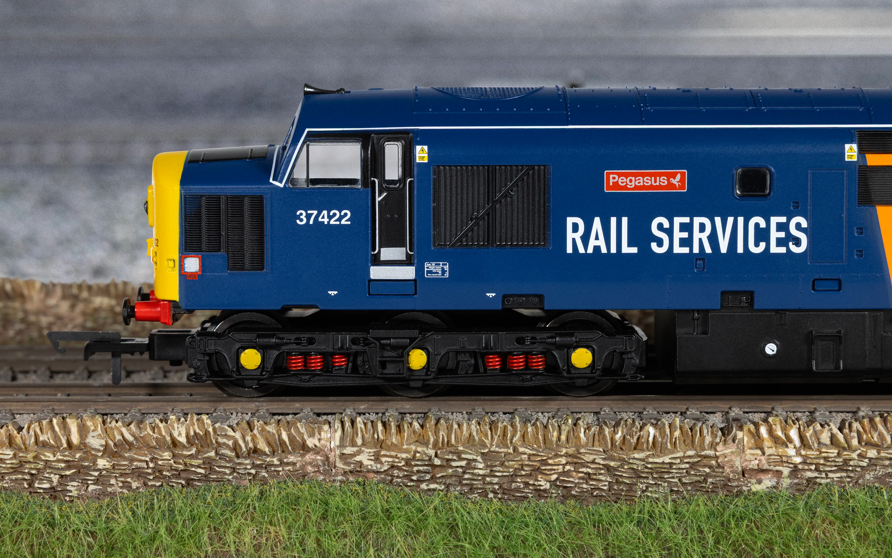 R30544TXS RailRoad Class 37/4 Swietelsky Rail Services 37422 'Pegasus' Diesel Locomotive - DCC Sound - Image 7