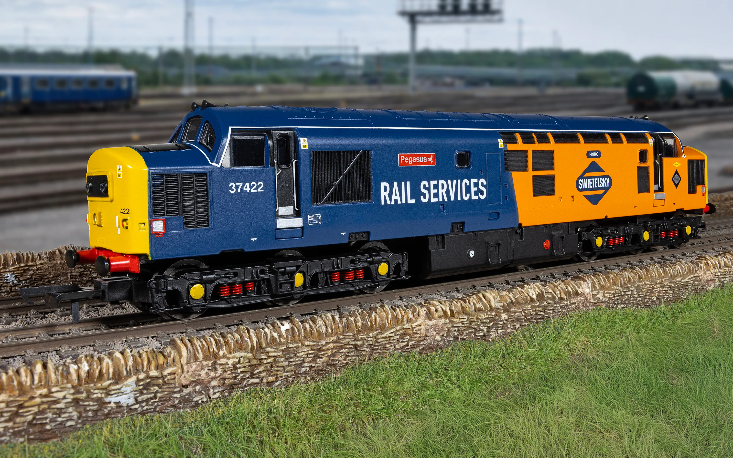 R30544TXS RailRoad Class 37/4 Swietelsky Rail Services 37422 'Pegasus' Diesel Locomotive - DCC Sound - Image 8