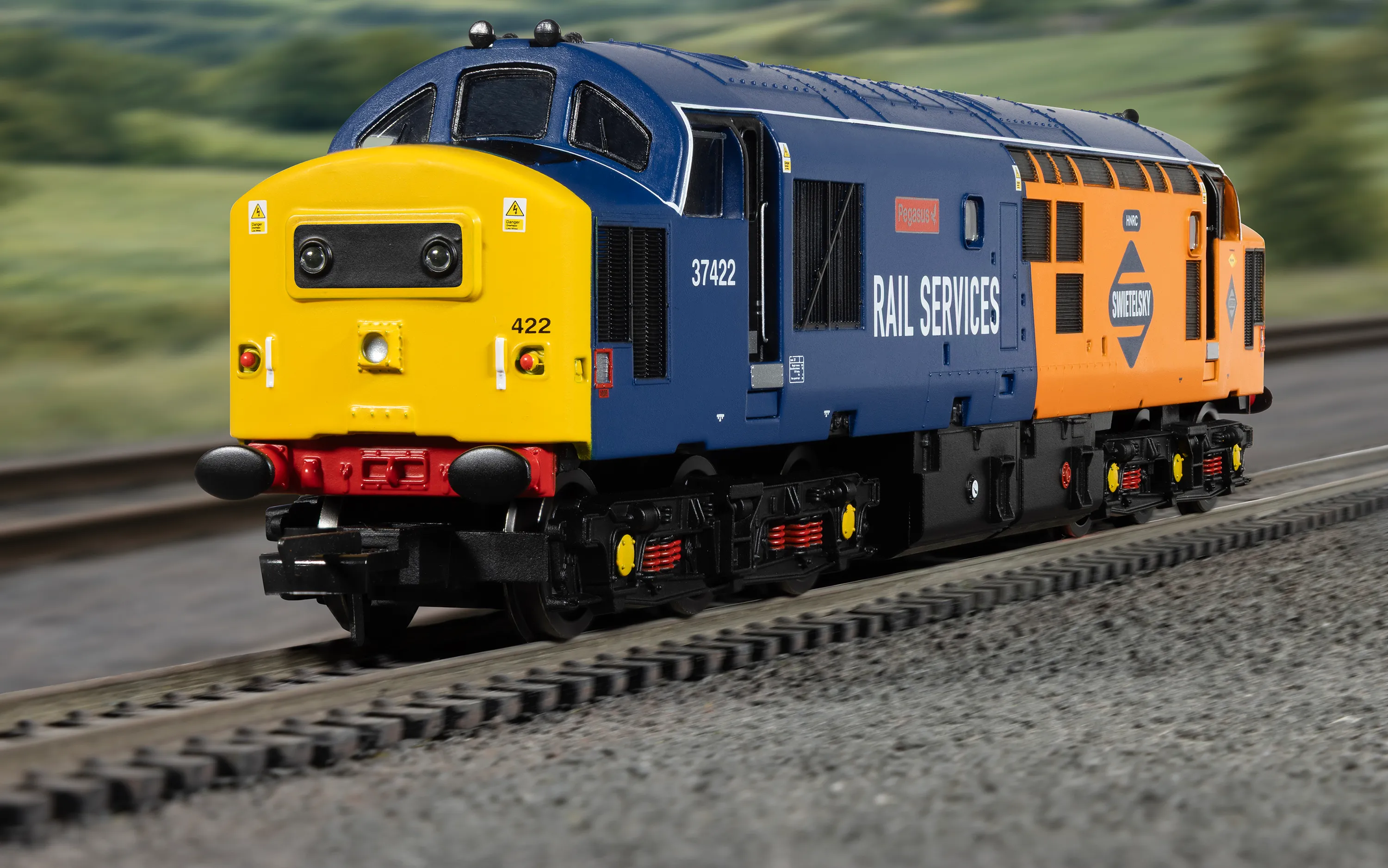 R30544TXS RailRoad Class 37/4 Swietelsky Rail Services 37422 'Pegasus' Diesel Locomotive - DCC Sound - Image 9