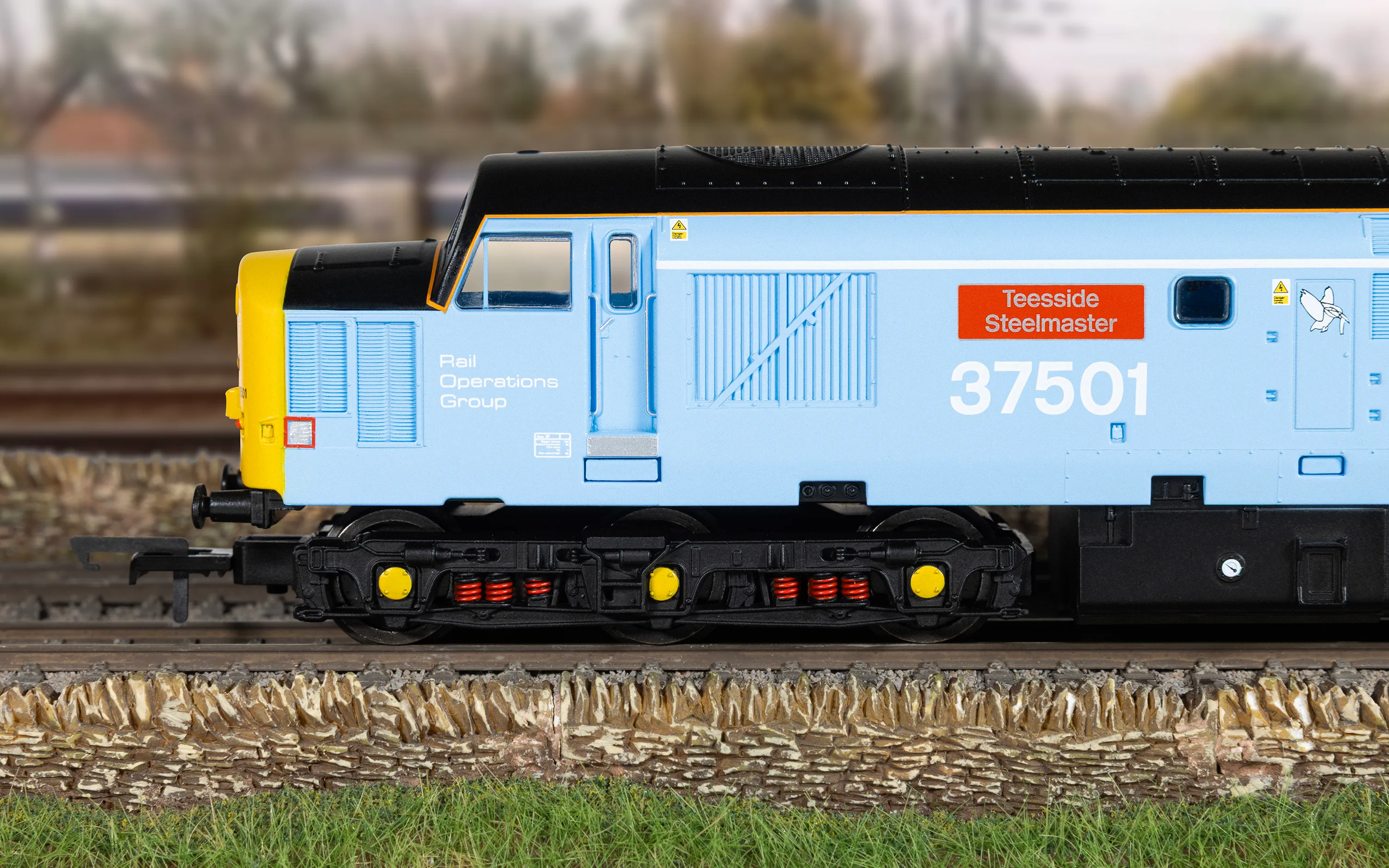 R30545TXS RailRoad Class 37/5 ROG / British Steel 37501 'Teesside Steelmaster' Diesel Locomotive - DCC Sound - Image 7