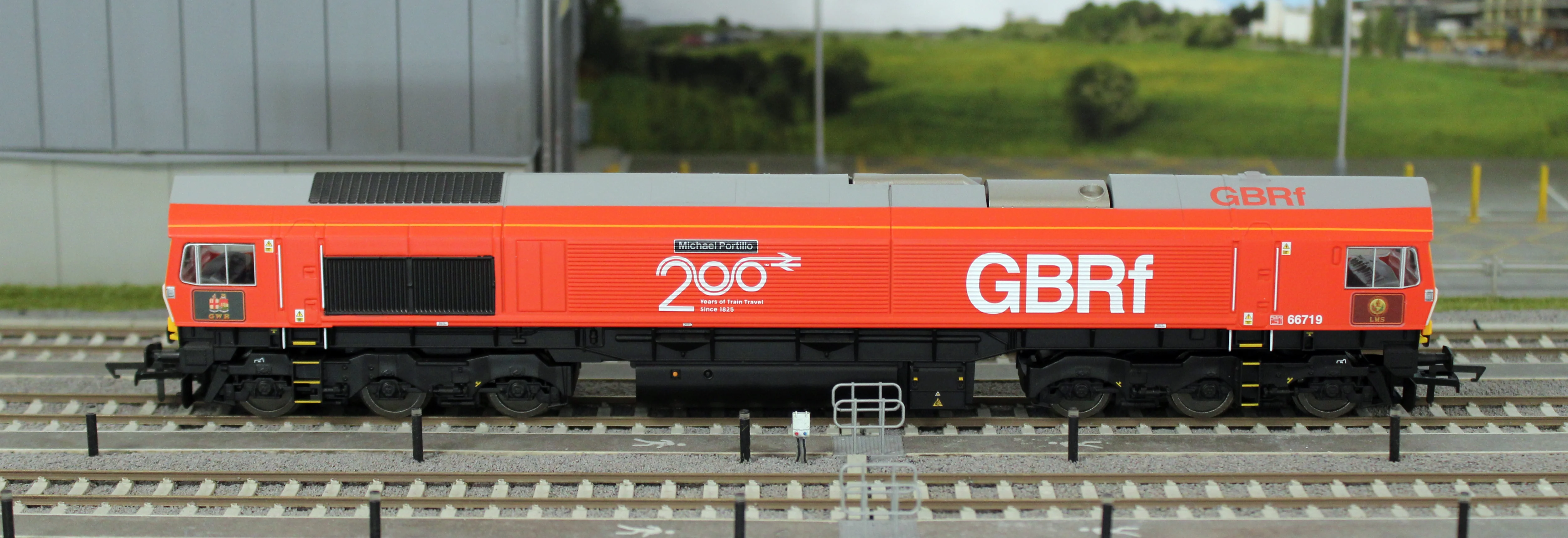 R30550TXS RailRoad Plus GBRf Class 66 Railway 200 'Michael Portillo' 66719 Diesel Locomotive - DCC Sound - Image 10