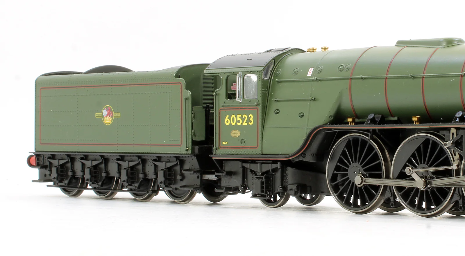 R3835 Thompson Class A2/3 4-6-2 'Sun Castle' No.60523 BR Late Steam Locomotive - Image 3