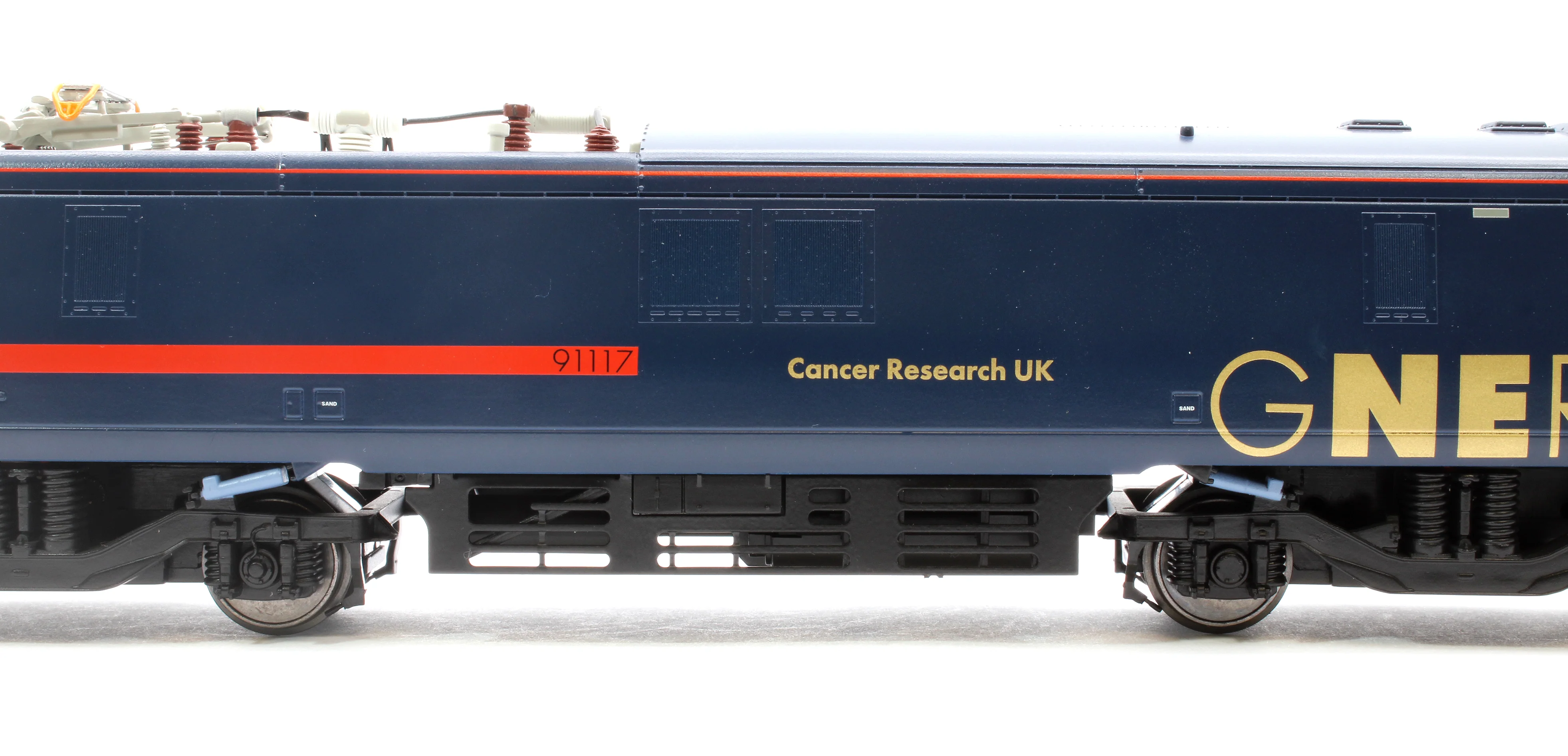 R3893 Class 91 91117 Bo-Bo "Cancer Research UK" GNER - Electric Locomotive - Image 8