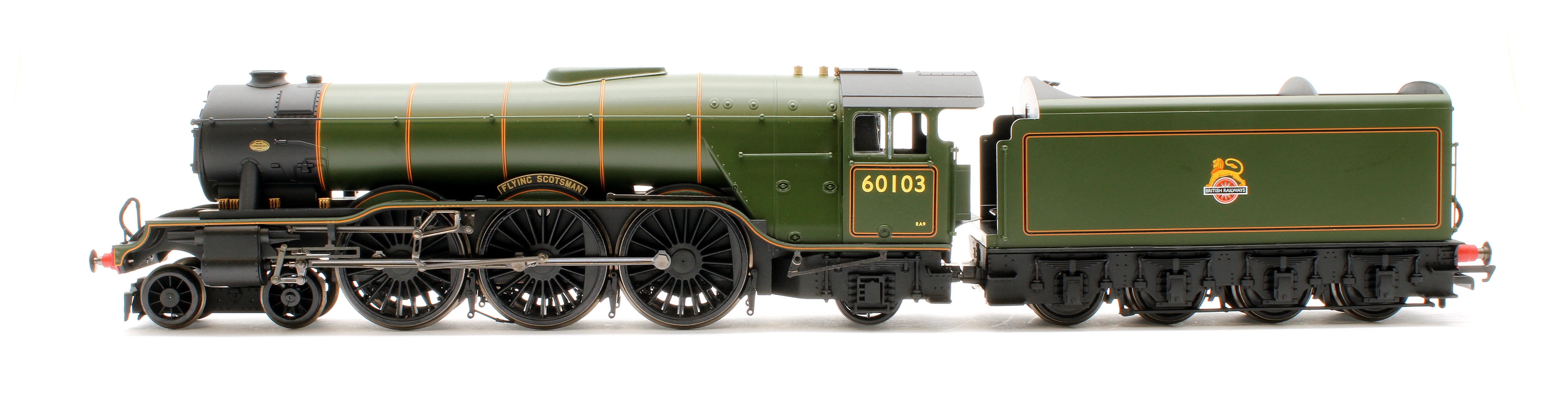 R3991SS Class A3 4-6-2 60103 'Flying Scotsman' BR with Steam Generator (Diecast footplate and flickering firebox) Steam Locomotive - DCC Sound & Smoke - Image 4
