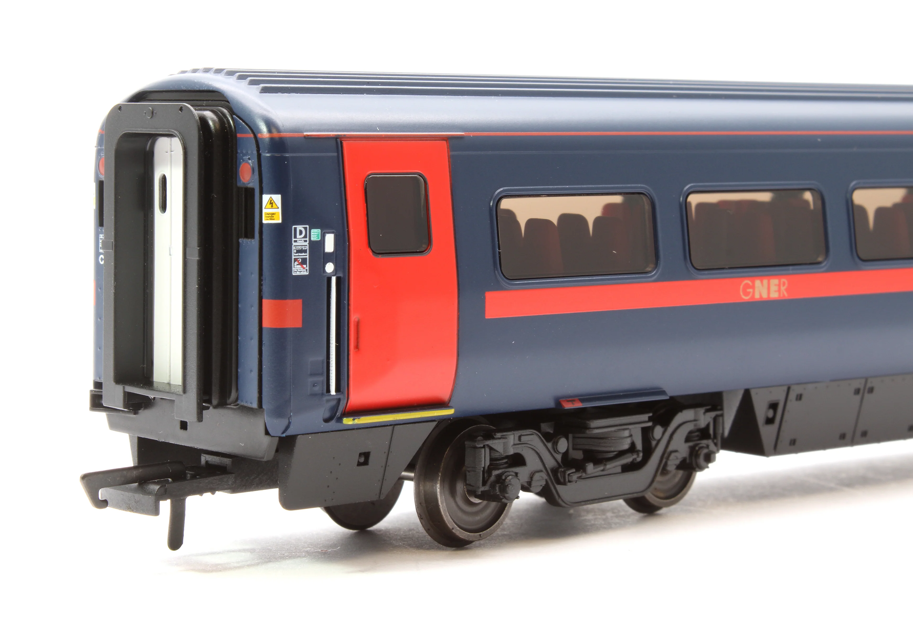 R40166A GNER Mk4 Standard Coach D 12427 - Image 4