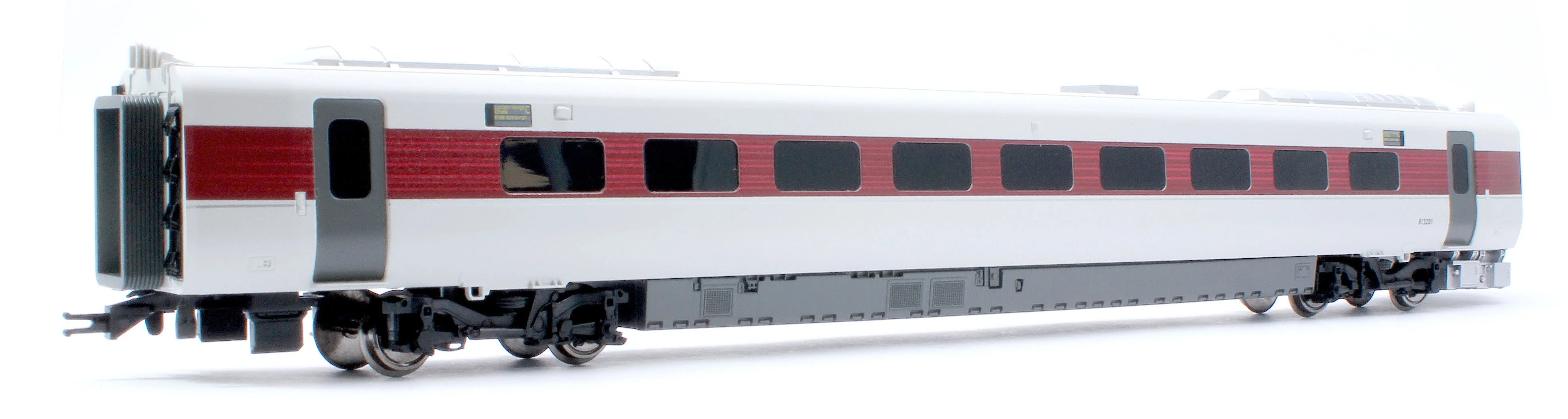 R40492 RailRoad LNER Class 800 MC Coach - Image 3
