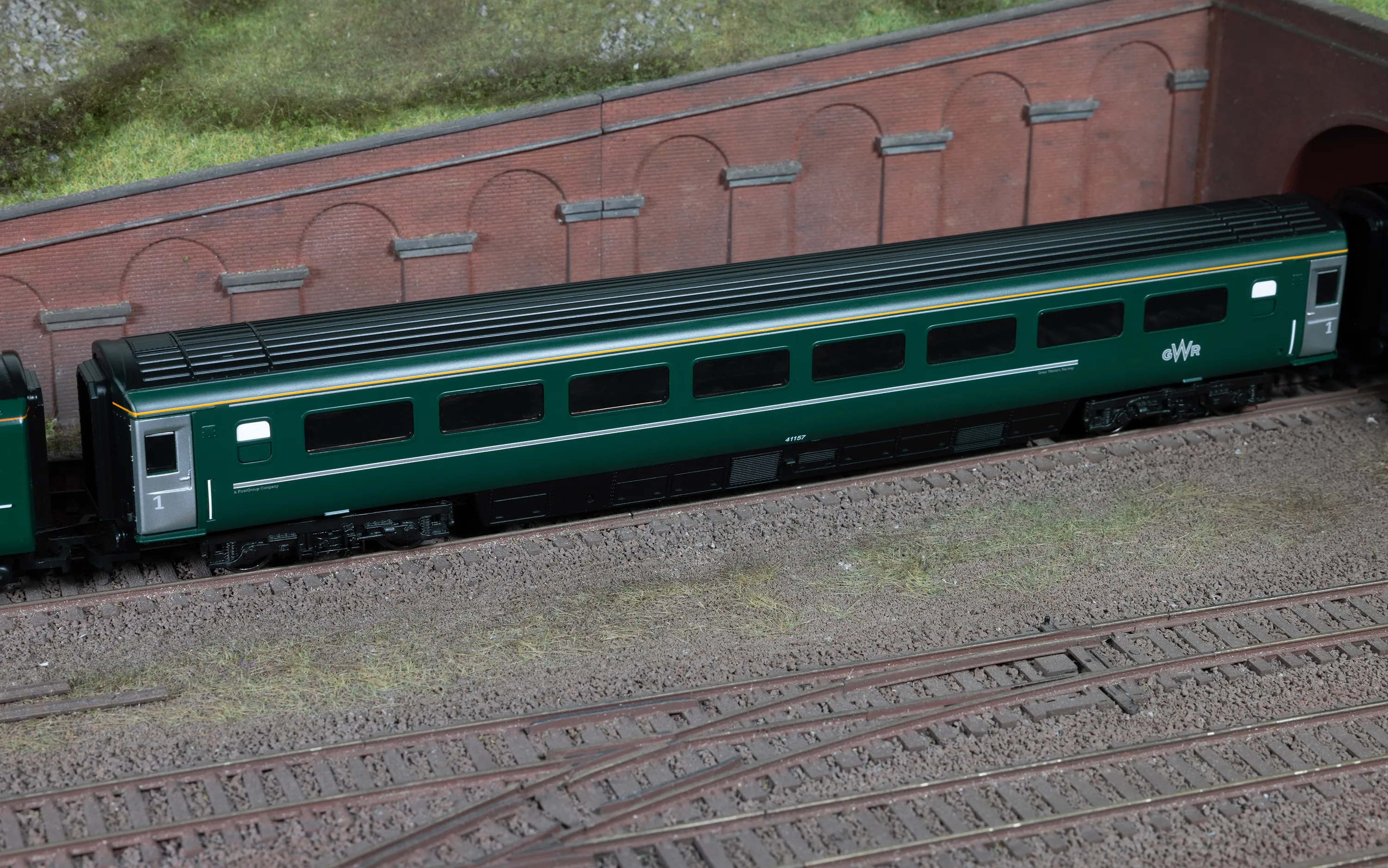 R40552 Railroad Mk3 TF Trailer First GWR 41157 - Image 4