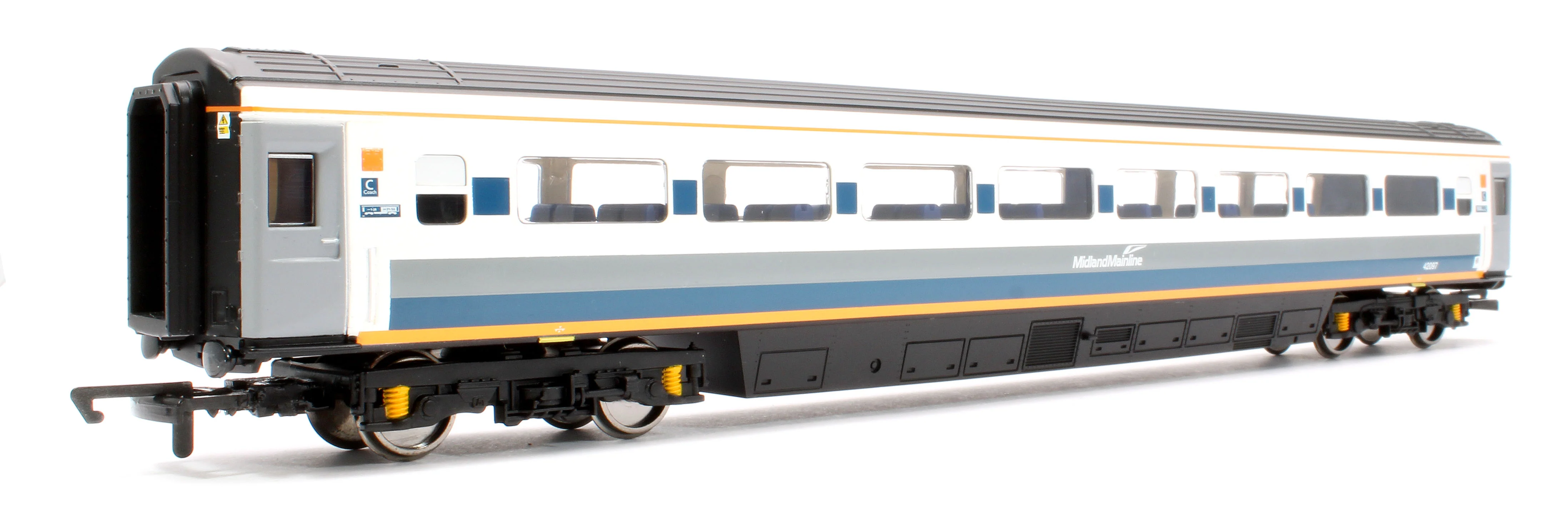 R4214A Pre-Owned Midland Mainline MK3 Standard Class Open Coach No.42097 - Image 3