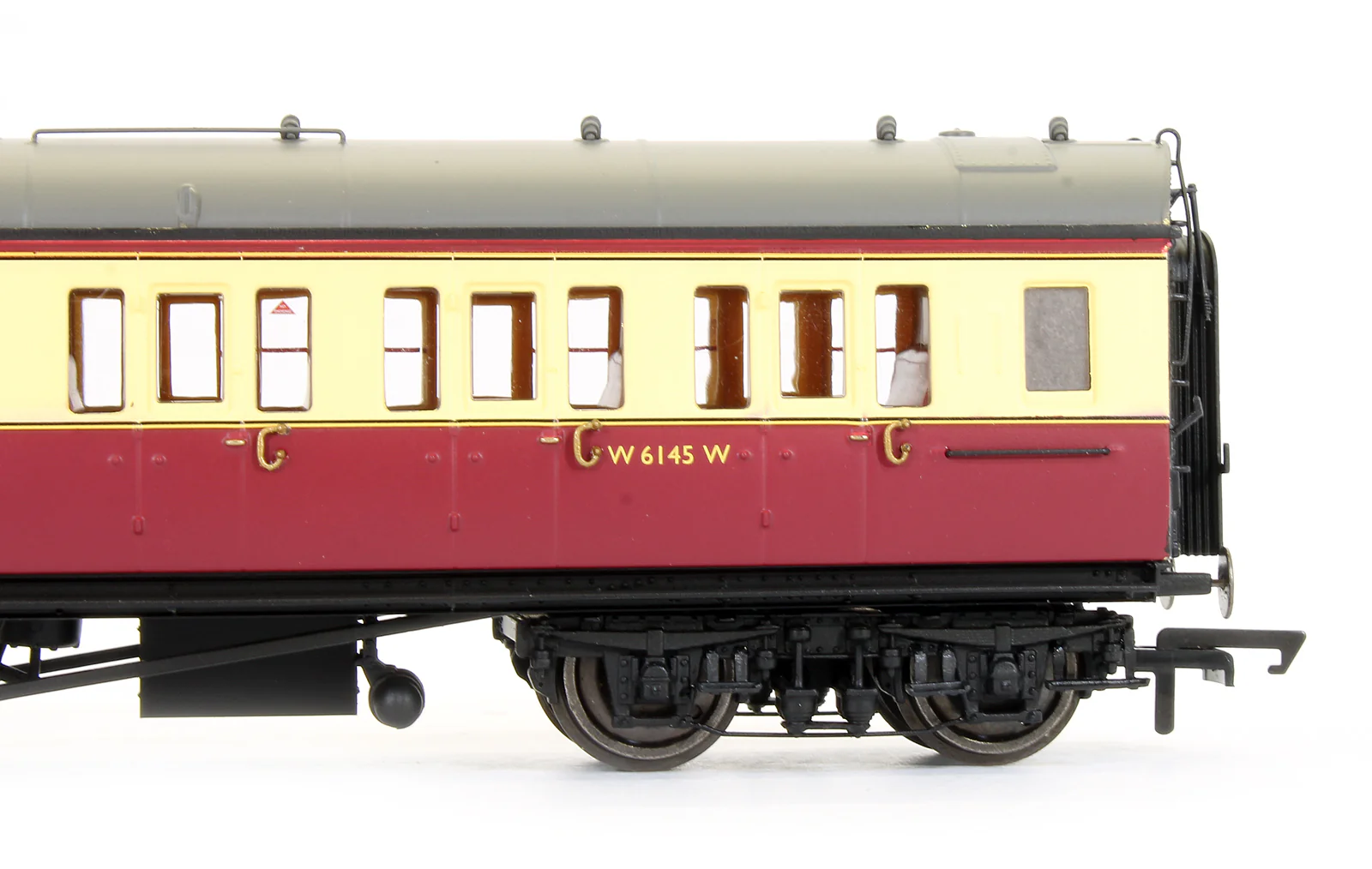 R4688A BR Collett Corridor Composite (RH) Coach W6145W - Image 3
