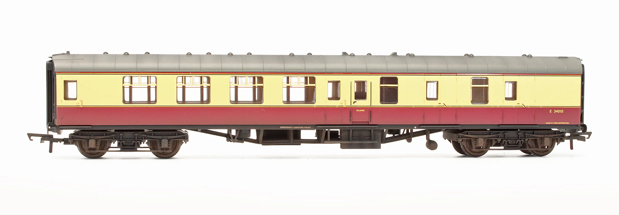 R4707 Pre-Owned BR Crimson & Cream MK1 Corridor Brake 2nd Class Coach 'E34010' - Custom Weathered - Image 3