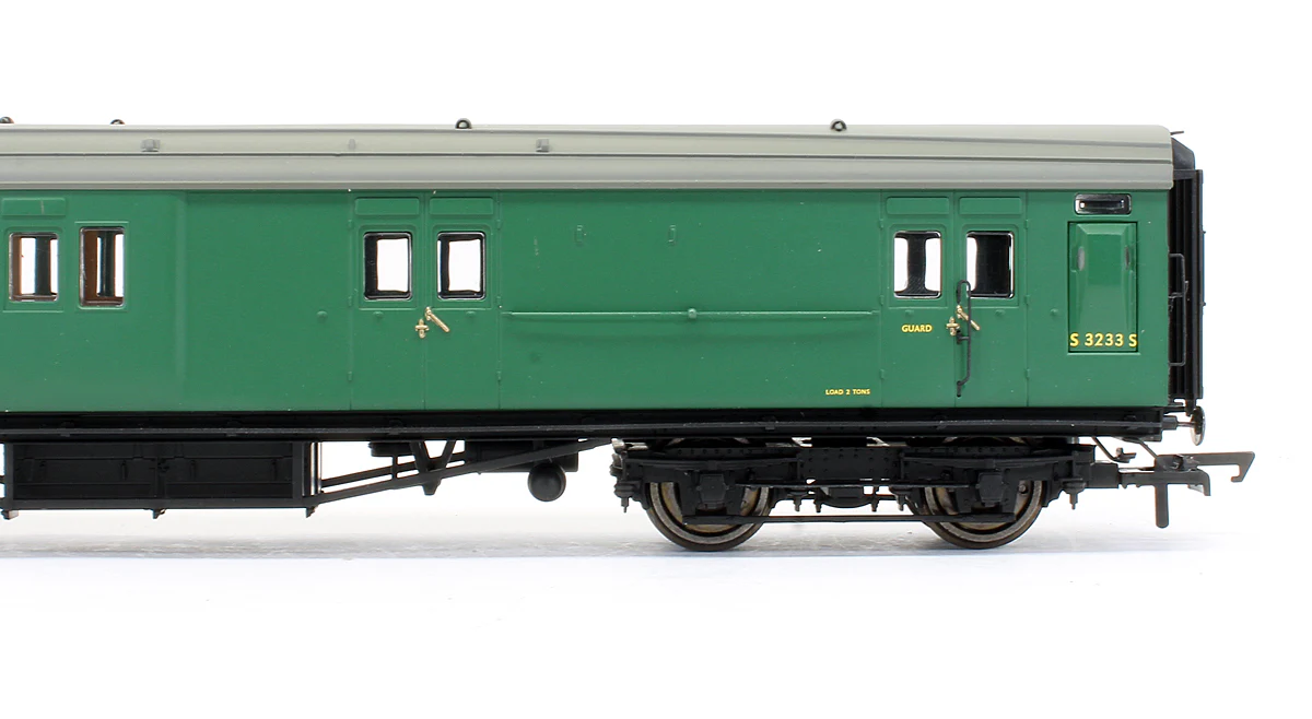 R4841 BR (Ex-SR) Maunsell 4 Compartment Brake 2nd Coach 'S 3233 S' - Image 3