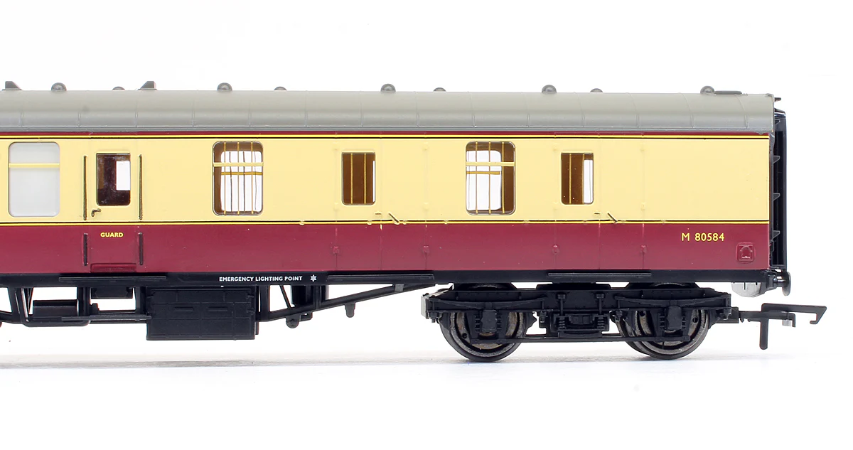 R4845 BR Crimson & Cream Mk1 Parcels Brake Coach 'M 80584' - Image 3