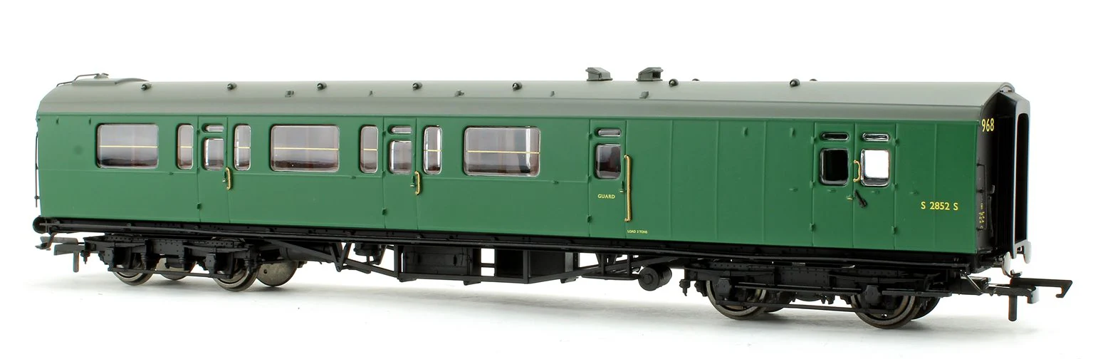 R4888A BR 59' Bulleid Suburban Corridor Brake Third Coach S2852S - Image 2