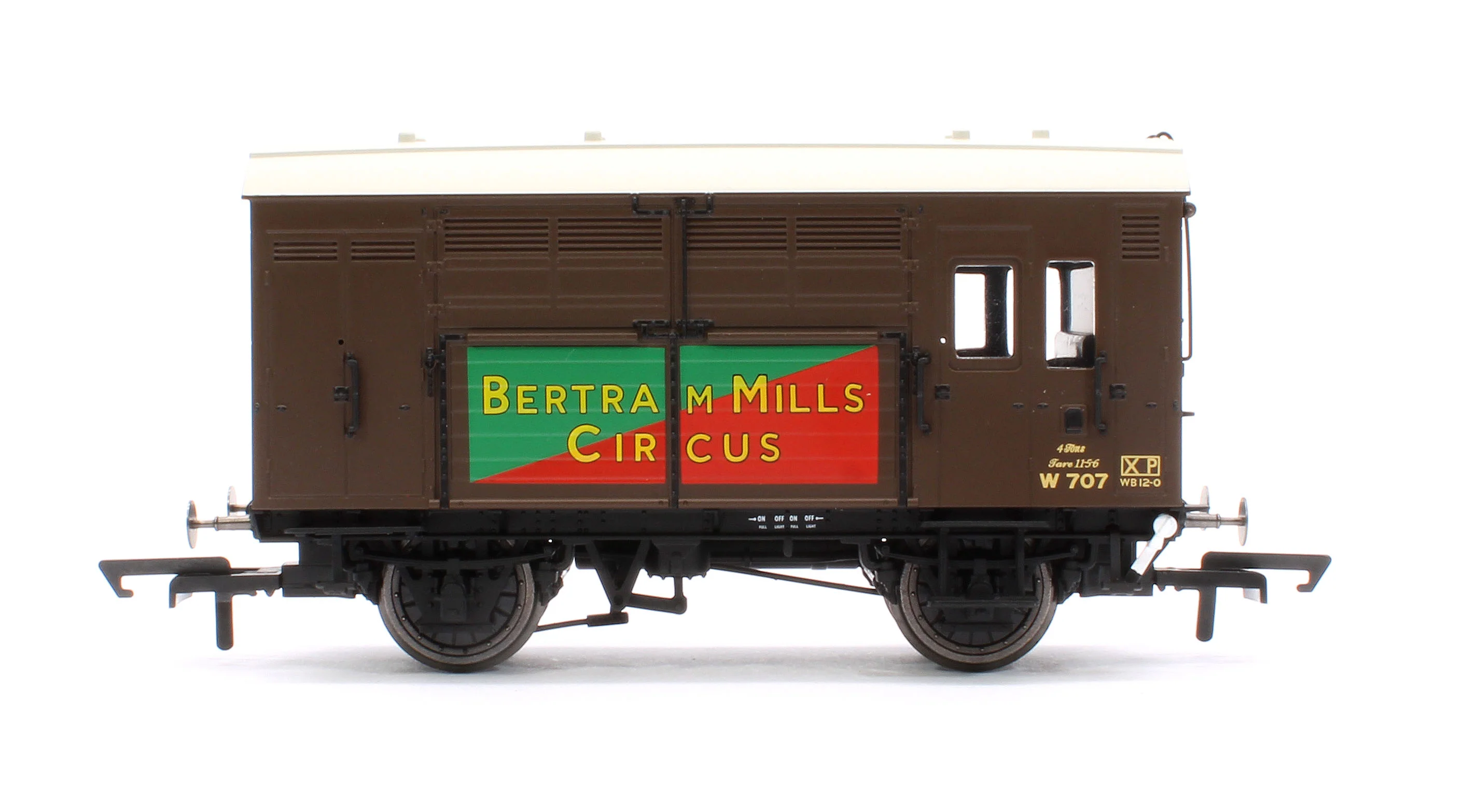 R60278 GWR Horse Box BR Bauxite '707' with Bertram Mills Circus adverts - Image 2