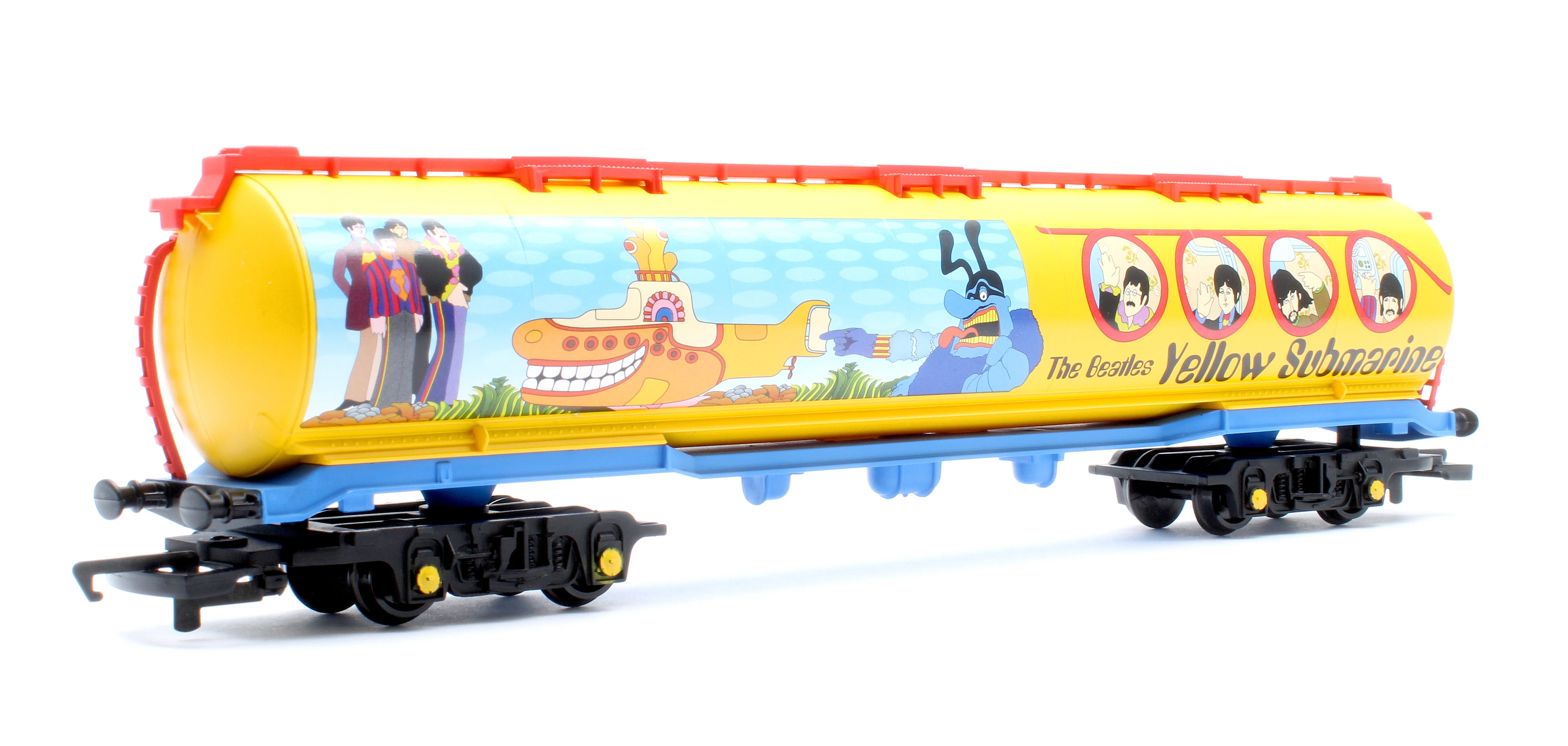 R60314 The Beatles Yellow Submarine 100T Tanker Wagon - Image 3