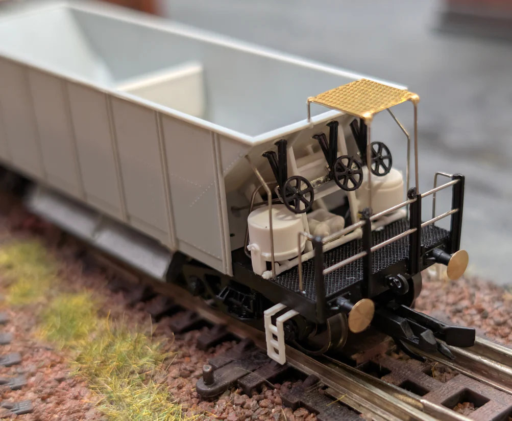 TT6065 YGH 'Sealion' Ballast Hopper Departmental Olive Green 982792 - Image 4