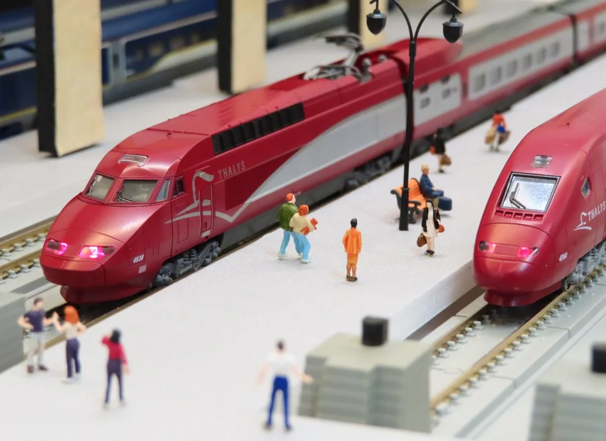 10-1657 Thalys PBA 10 Car Powered Set