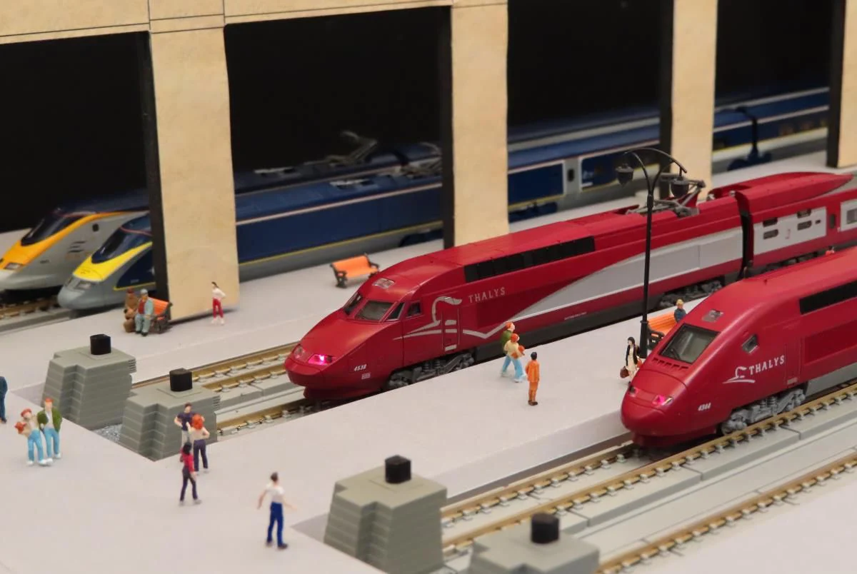 10-1657 Thalys PBA 10 Car Powered Set - Image 2