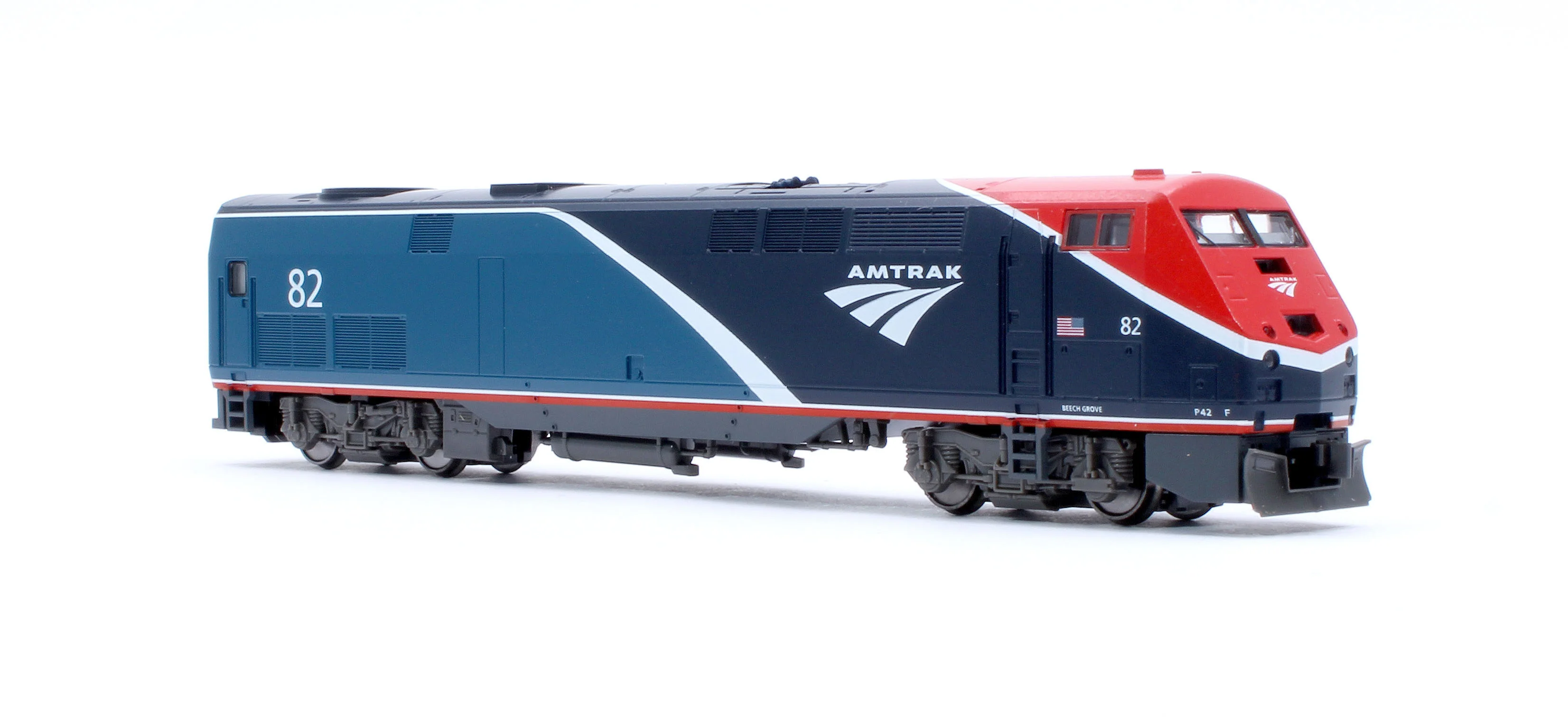 176-6040-S GE P42 Amtrak PhVII 82 Diesel Locomotive - Sound Fitted - Image 4