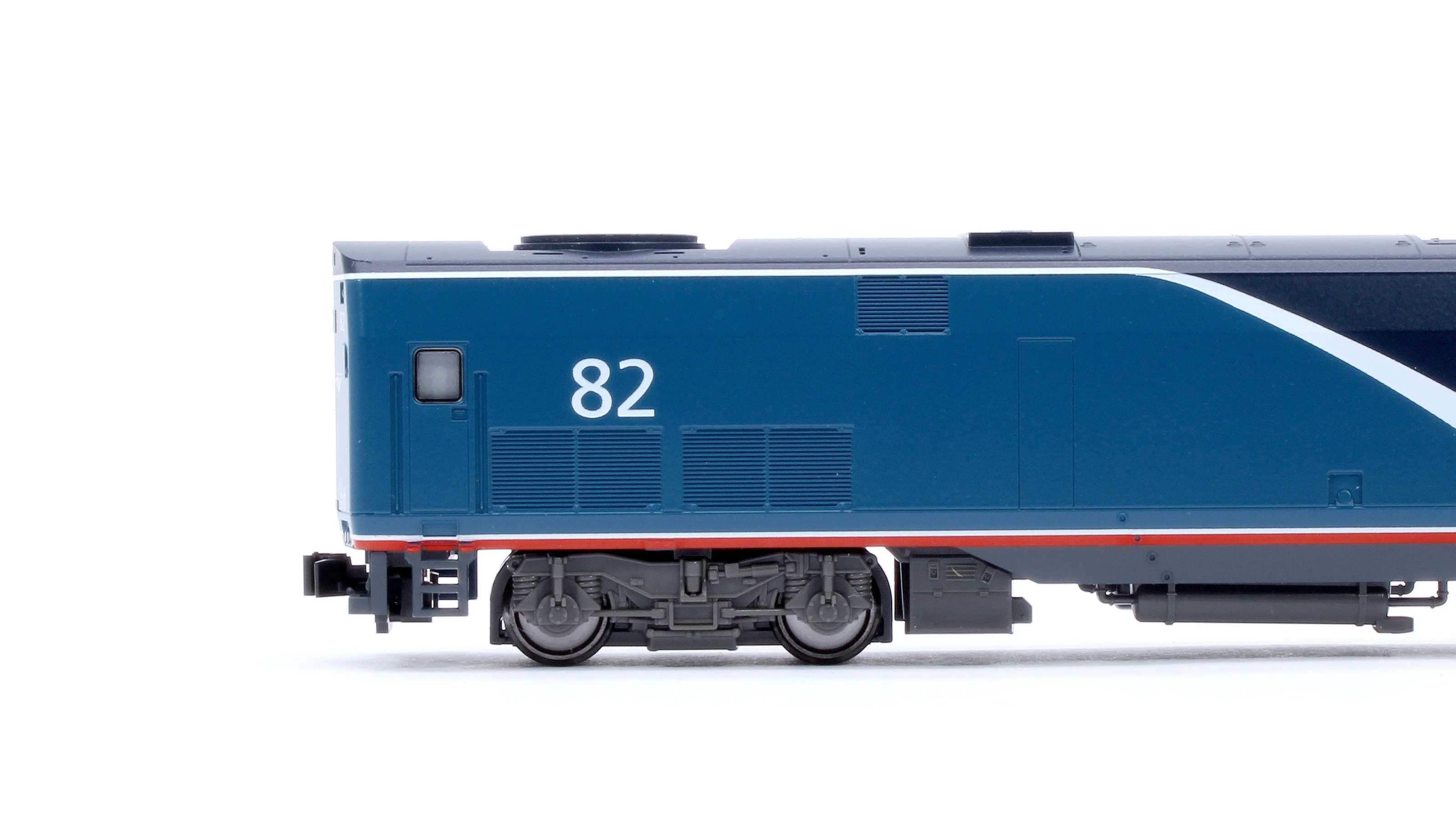 176-6040-S GE P42 Amtrak PhVII 82 Diesel Locomotive - Sound Fitted - Image 8