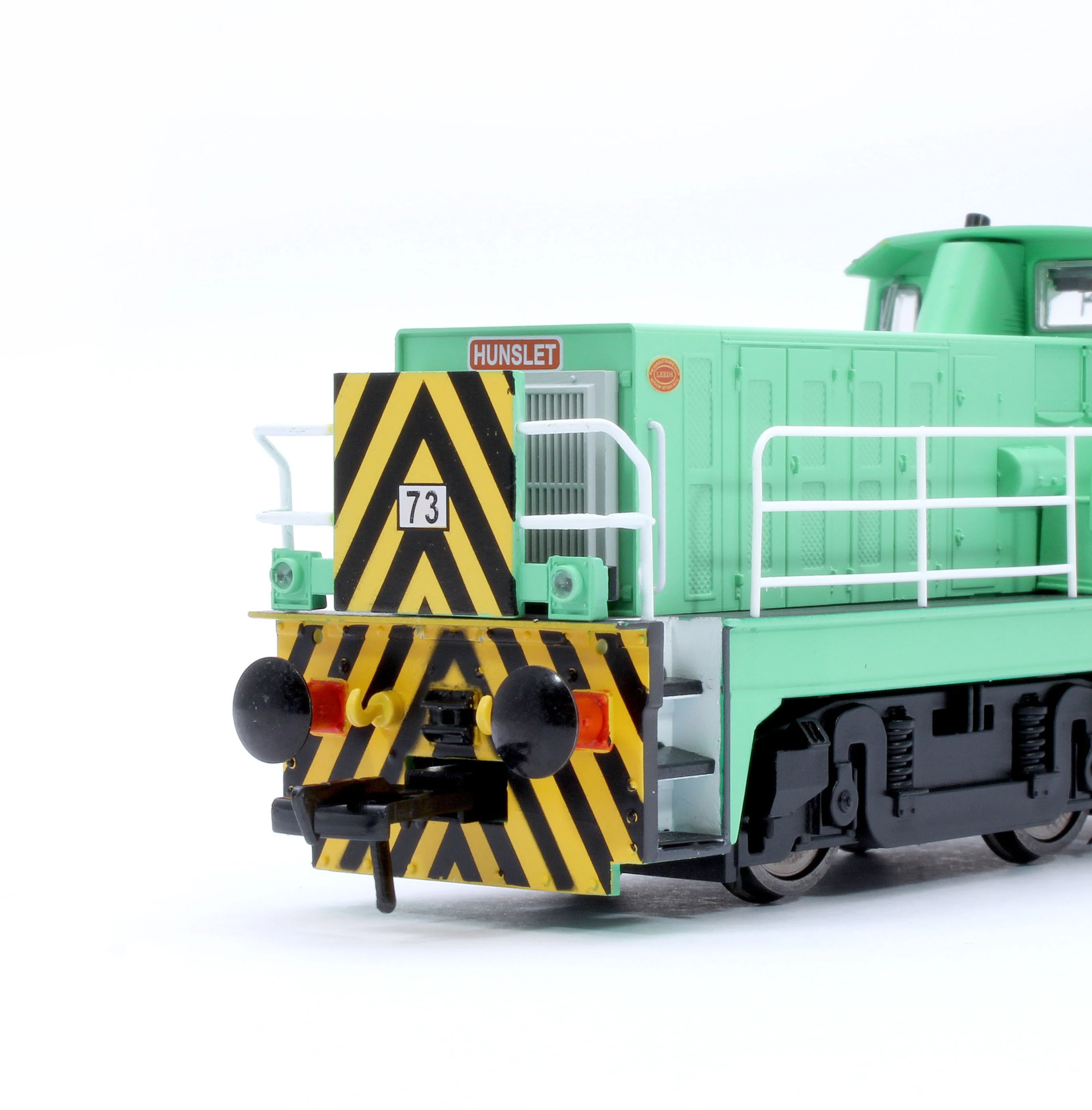 KRM-HUN-OO-S-73 Hunslet Bo-Bo in Delivery Green No.73 Diesel Locomotive - DCC Sound - Image 9