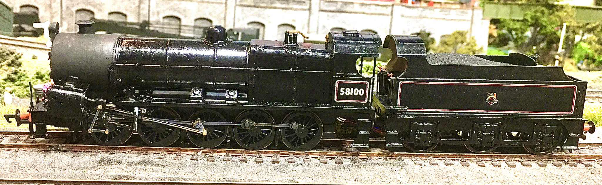 KRM-BIG-OO-BR-F MR 0-10-0 Lickey Banker ‘Big Bertha’ BR Black Early Crest 58100 Steam Locomotive - DCC Fitted - Image 3