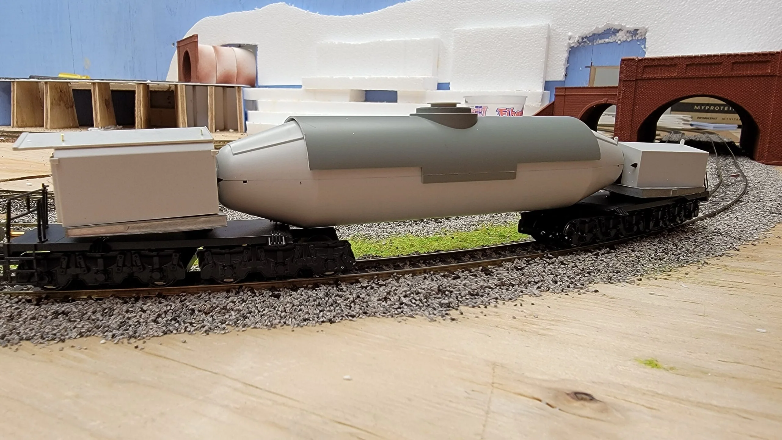 KRM-TOR-OO-DC Pair of Torpedo Molten Iron Ore Wagons (Non-Rotating) - Image 4