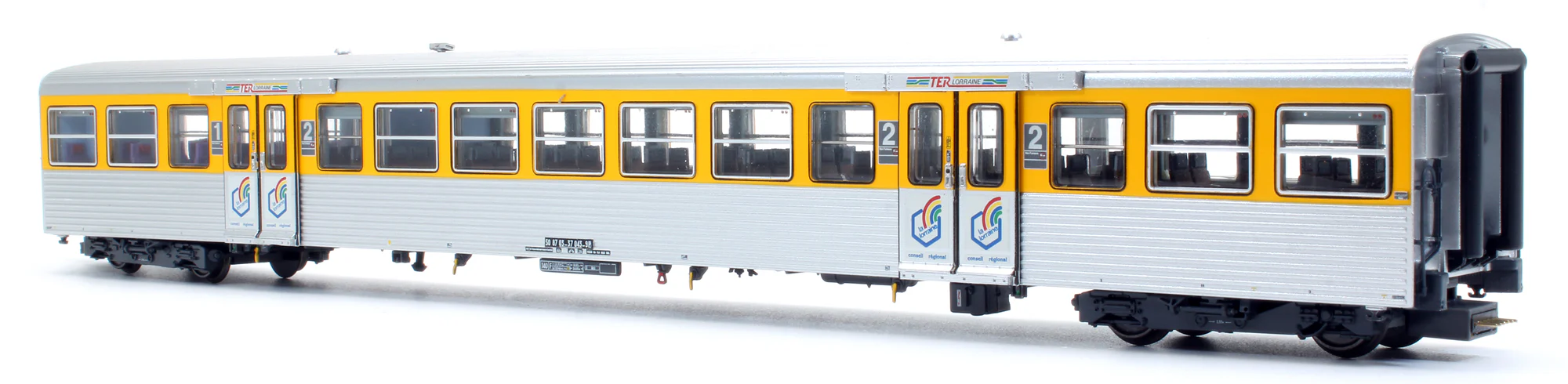 E41.19.03 Pre-Owned SNCF Regional Push-Pull Yellow/Stainless Steel Coaches (Set of 3) - DCC Fitted - Image 4