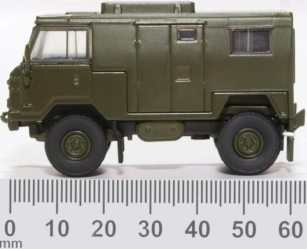 76LRFCS002 Land Rover FC Signals Nato Green - Image 4