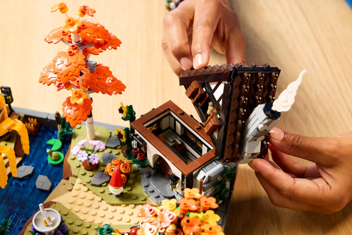11372 Lego Icons Autumn Cottage Garden - 11372 - Image 11
