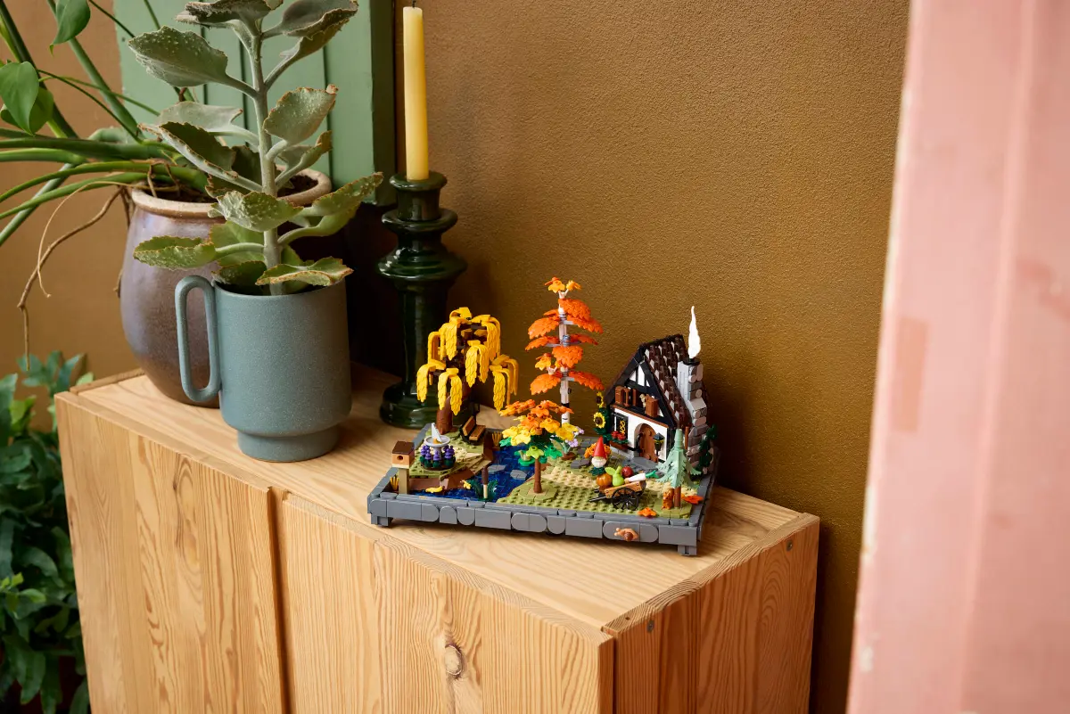 11372 Lego Icons Autumn Cottage Garden - 11372 - Image 15
