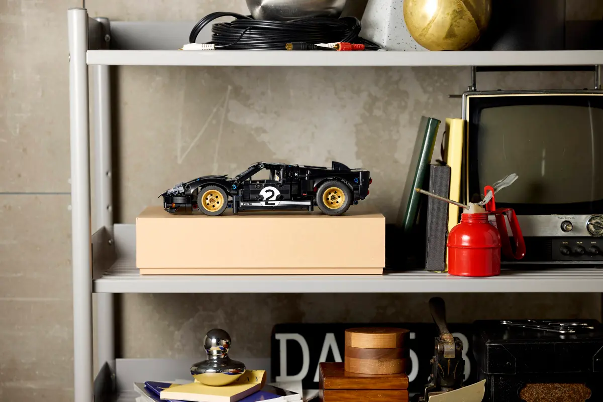 42223 Lego Technic 1966 Ford GT40 MKII Race Car - 42223 - Image 10
