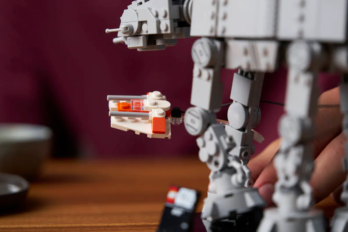 75440 Lego Star Wars The Empire Strikes Back AT-AT™ Walker & Snowspeeder - 75440 - Image 8