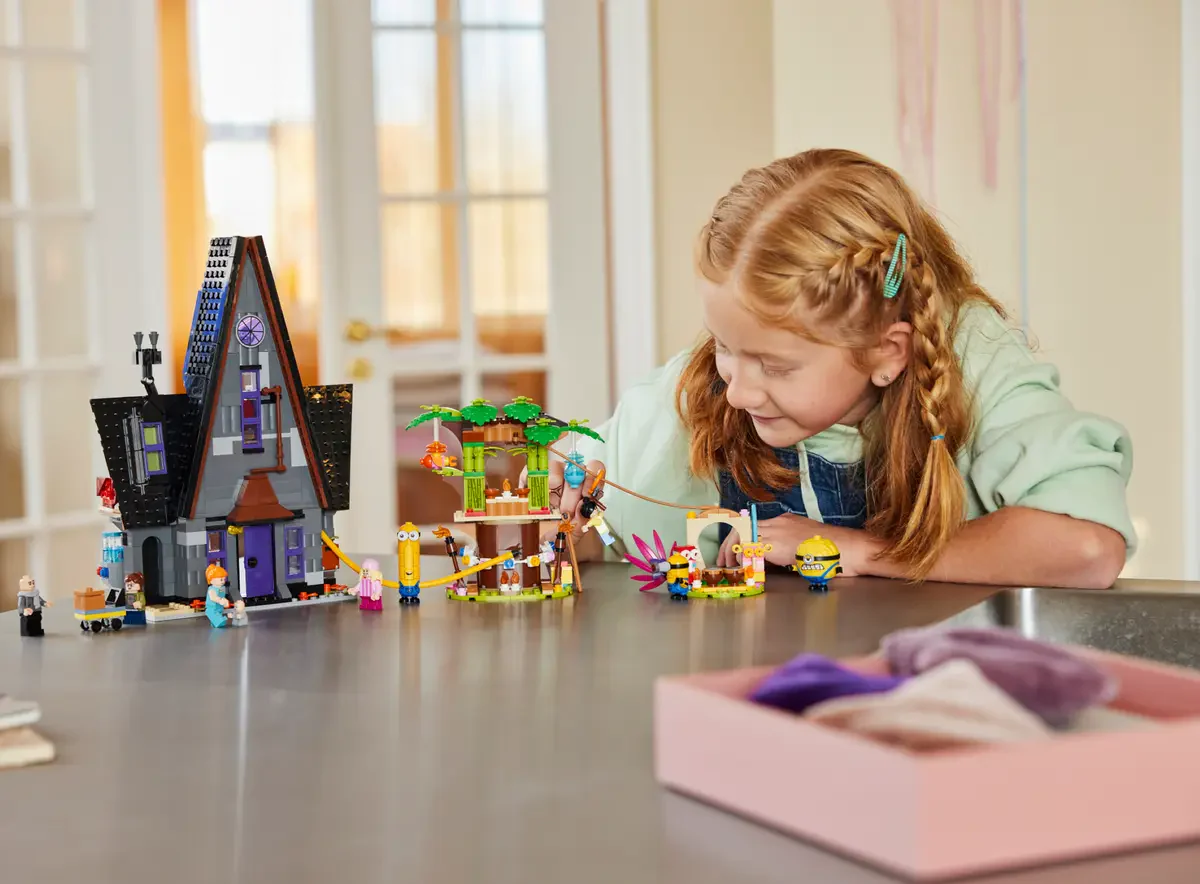 75583 Lego Despicable Me 4 Minions and Gru's Family Mansion - 75583 - Image 7