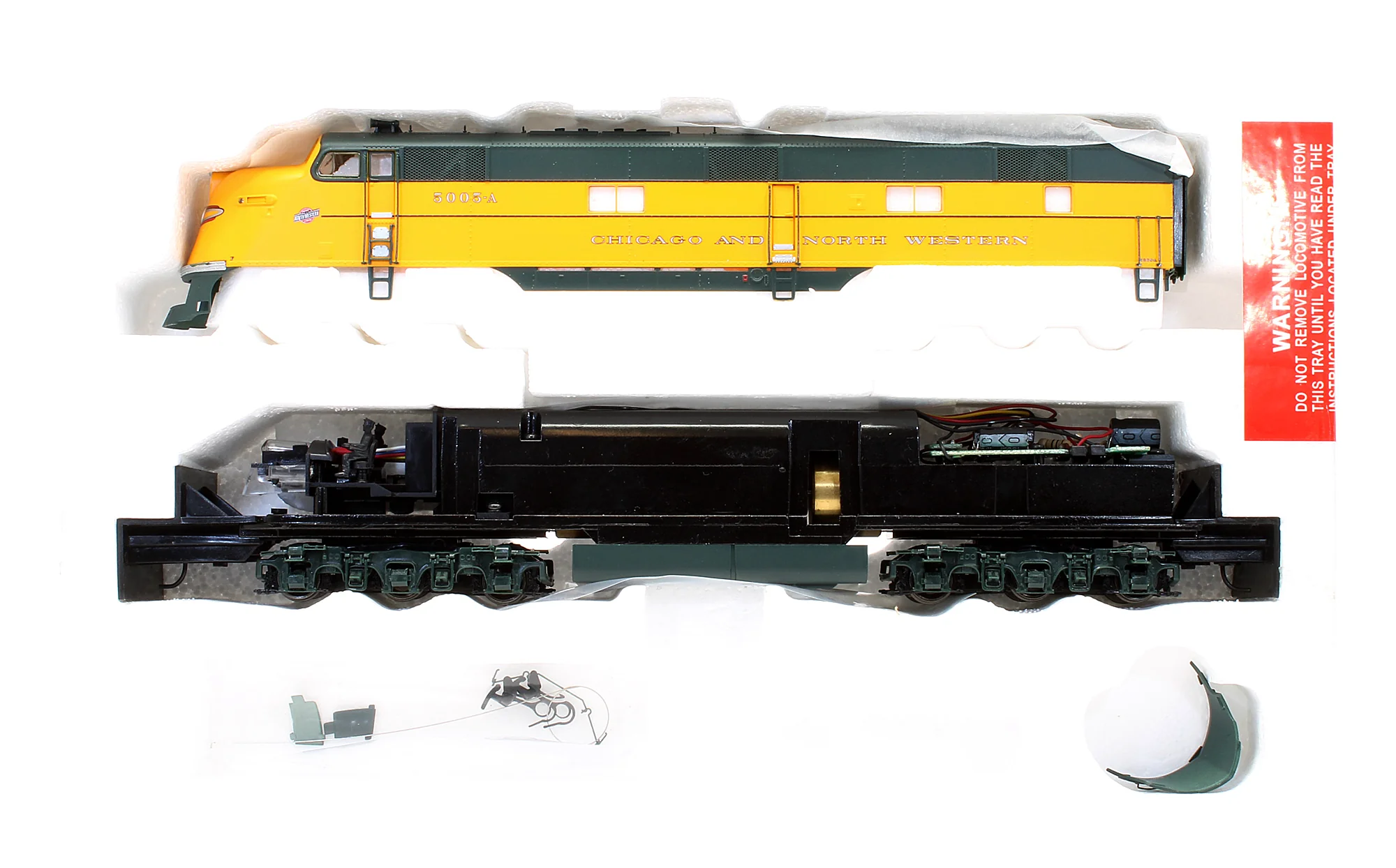 23187 Pre-Owned C&NW Diesel Locomotive Southern W/Mars Light- Road #5005-A