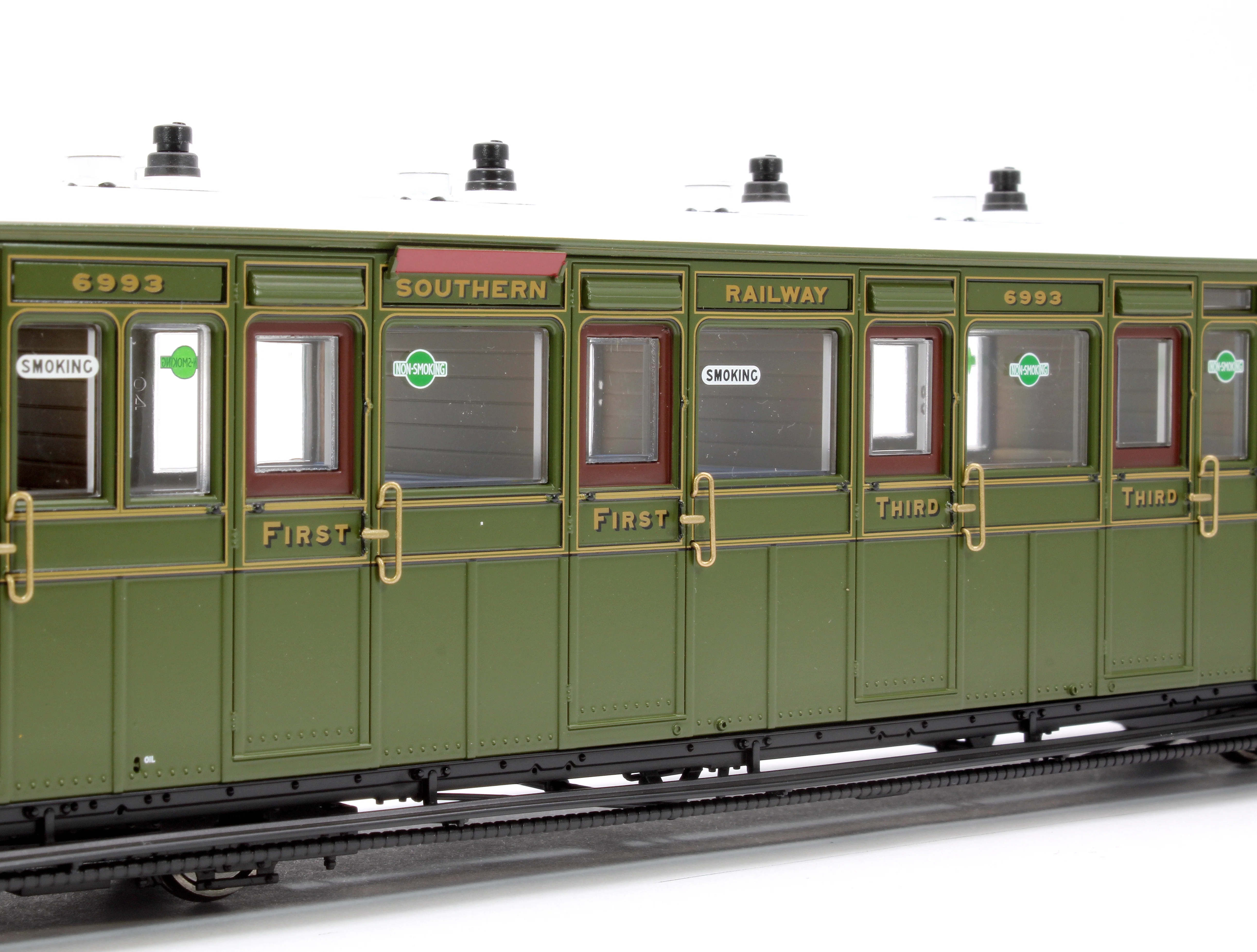 LHT-7NP-008 Lynton & Barnstaple Brake Composite Southern SR Olive Green 6993 1924-1935 - Image 4