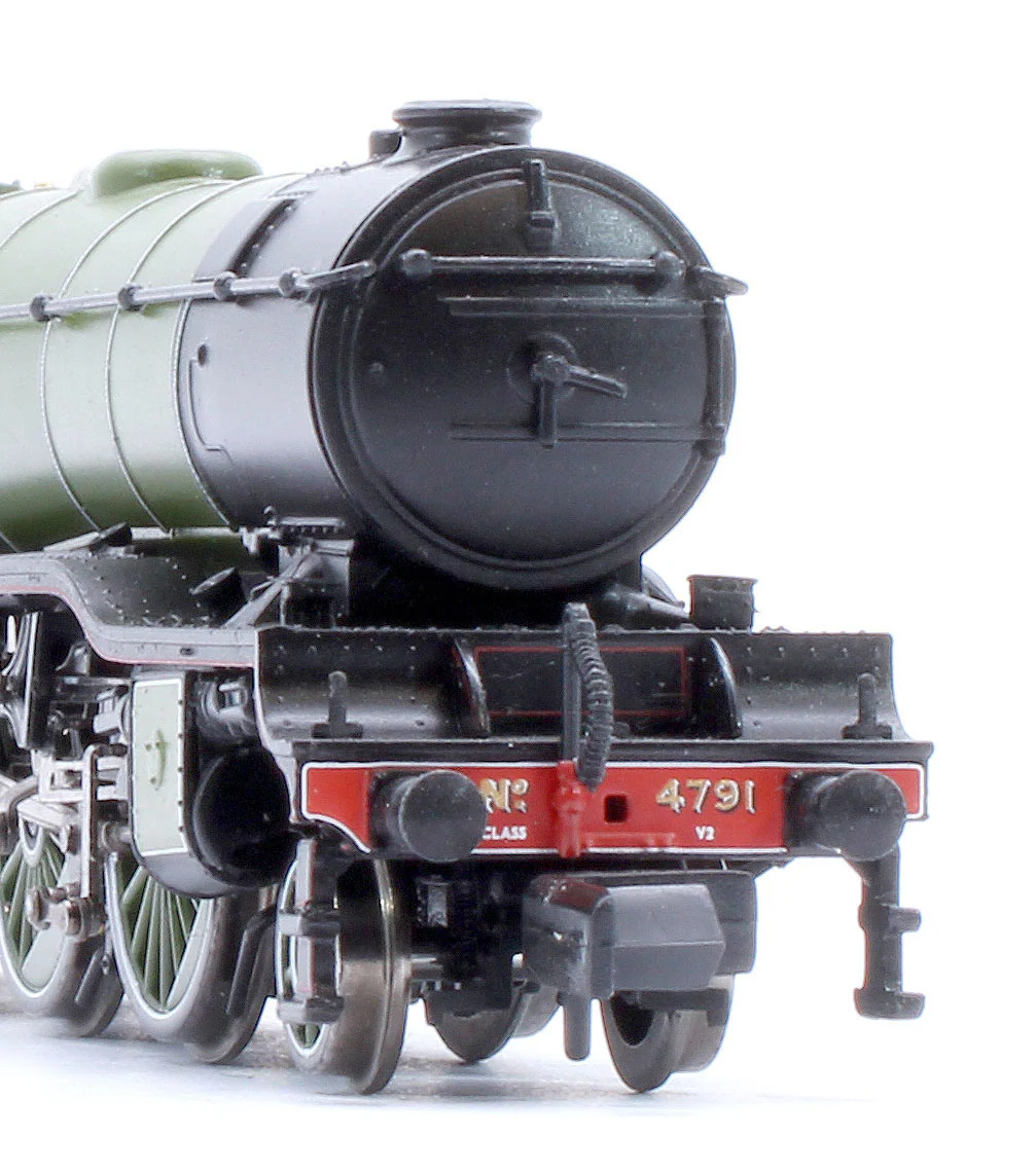 372-610SF LNER V2 4791 LNER Lined Green (Original) Steam Locomotive - DCC Sound - Image 10