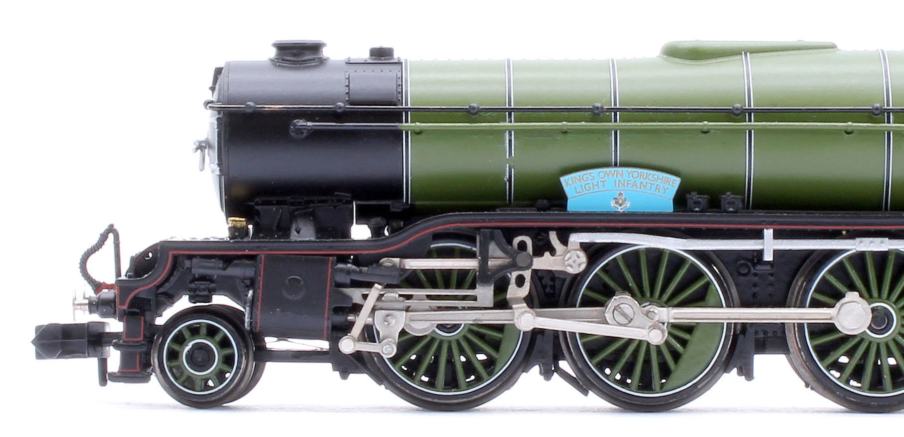 372-611SF LNER V2 4843 'Kings Own Yorkshire Light Infantry' LNER Lined Green Steam Locomotive - DCC Sound - Image 7