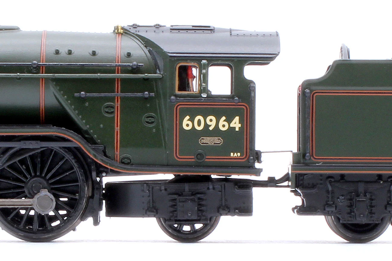 372-613SF LNER V2 60964 'Durham Light Infantry' BR Lined Green (Late Crest) Steam Locomotive - DCC Sound - Image 9