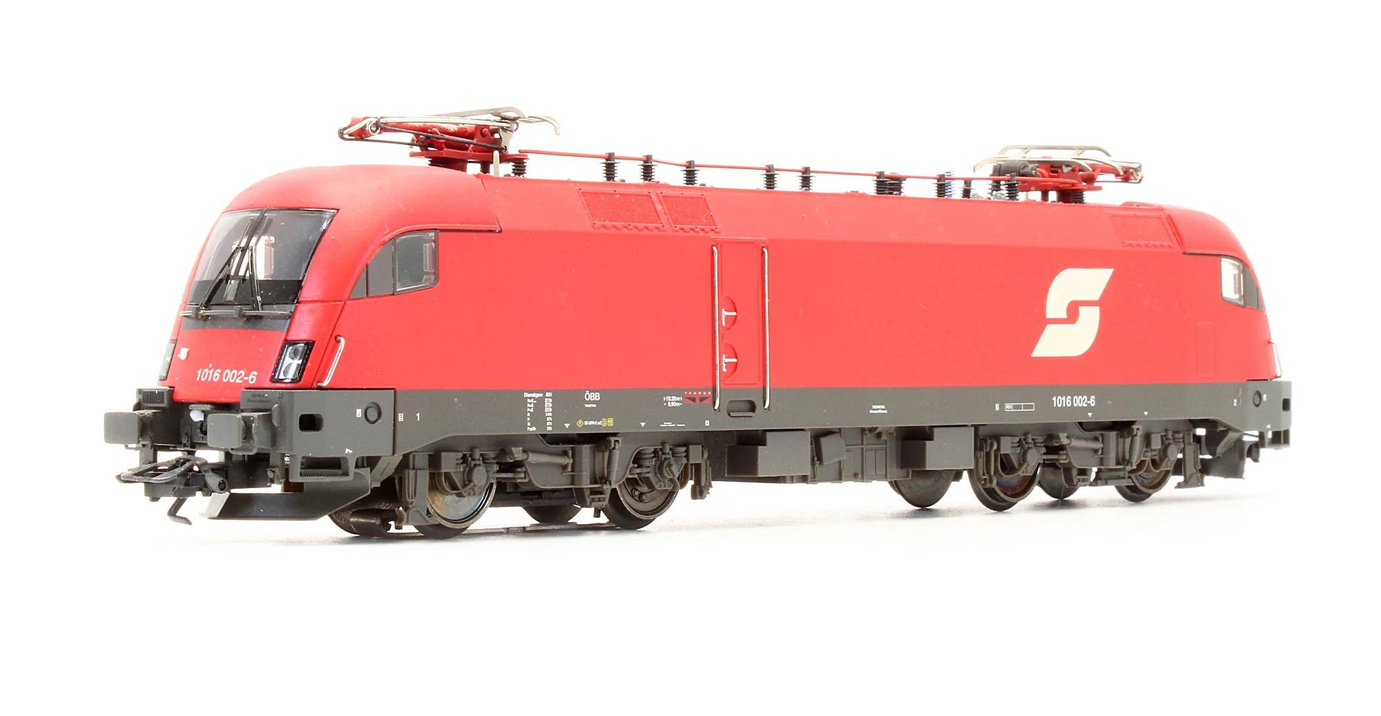 39355 Pre-Owned OBB Rh 1016 002-6 Electric Locomotive - 3 Rail Digital Sound