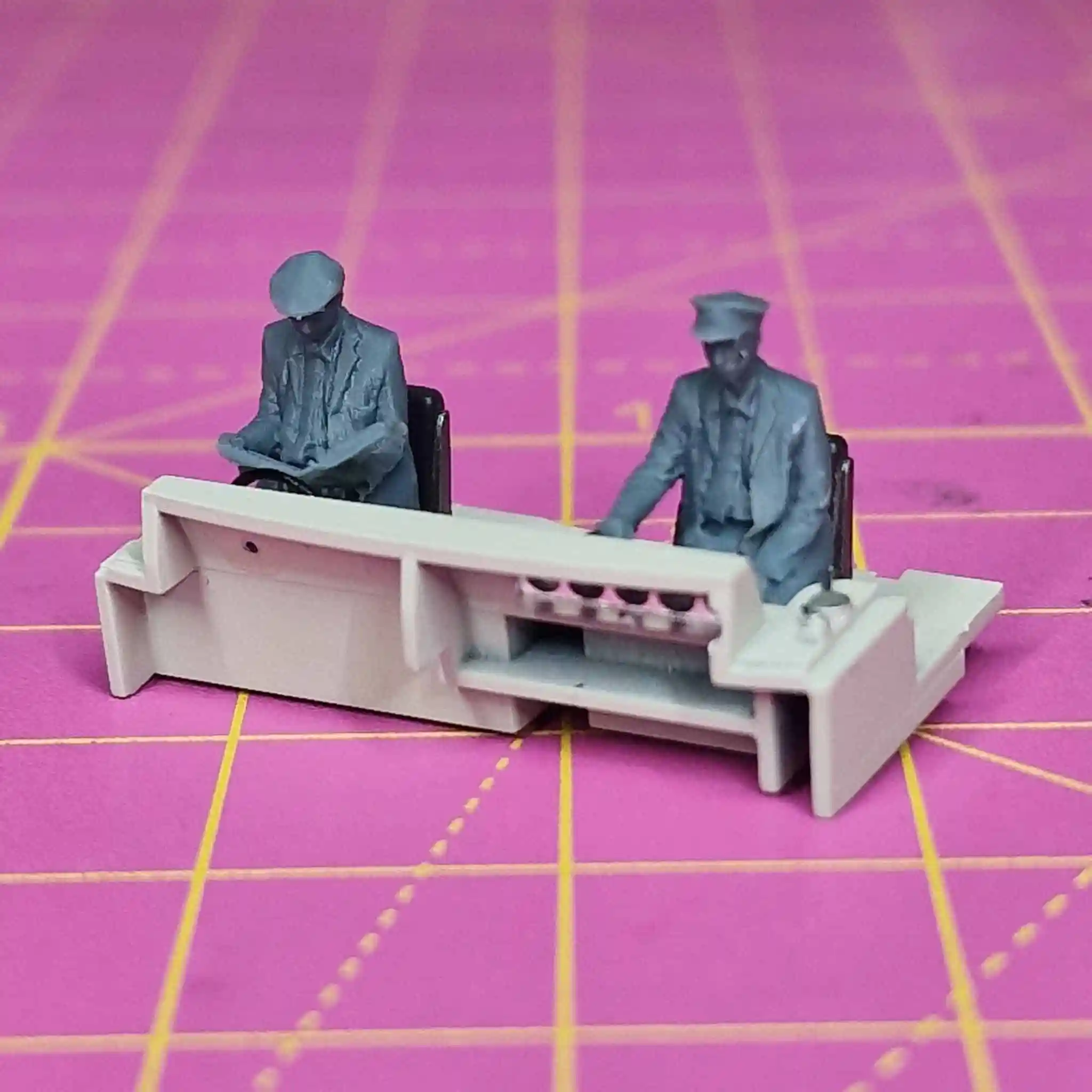 10231-076 OO Gauge Loco Specific Crew - Class 25 Early BR Crew Pack - Image 3