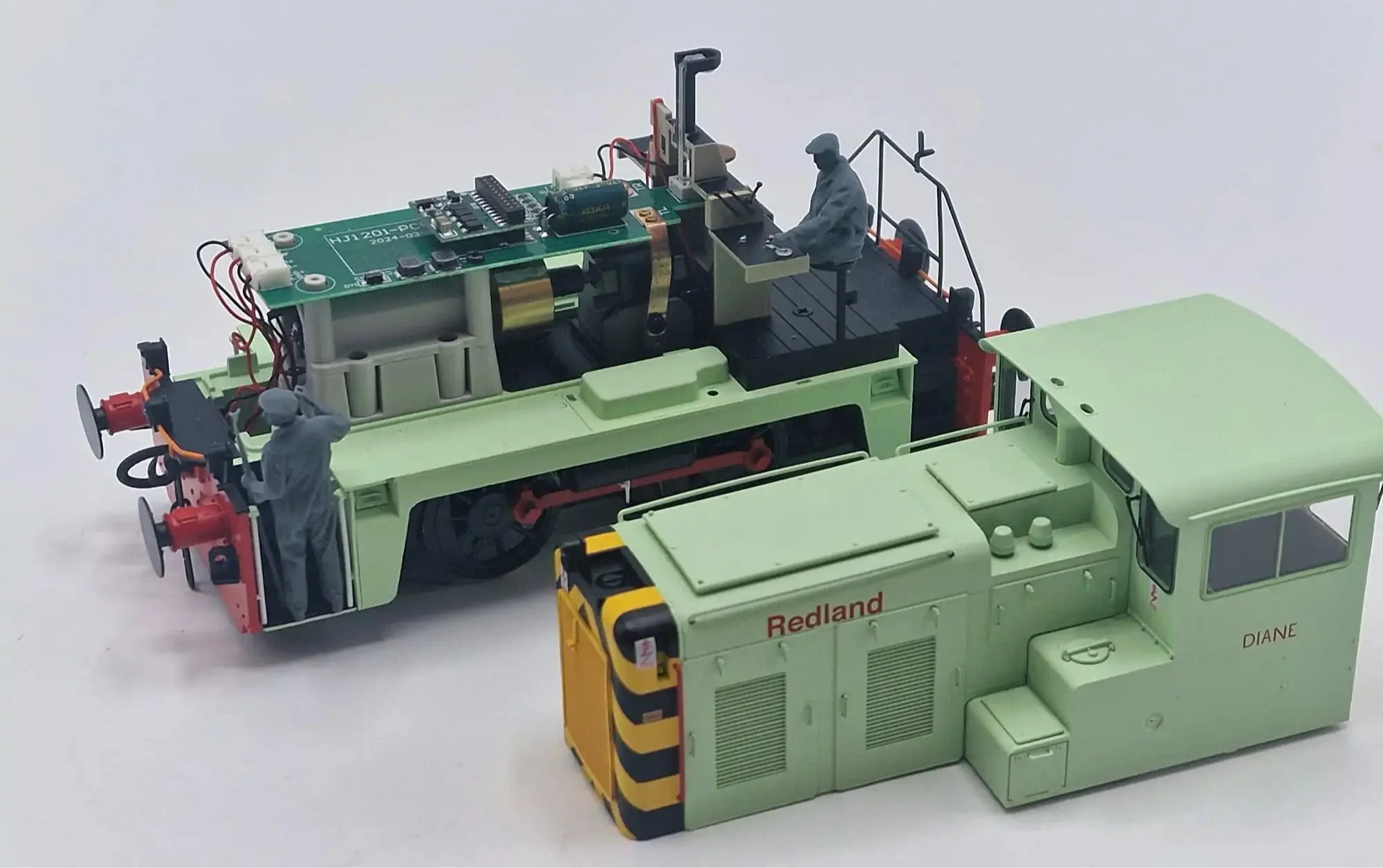 10238-043 O Gauge Loco Specific Crew - Class 02 Industrial Crew - Image 2