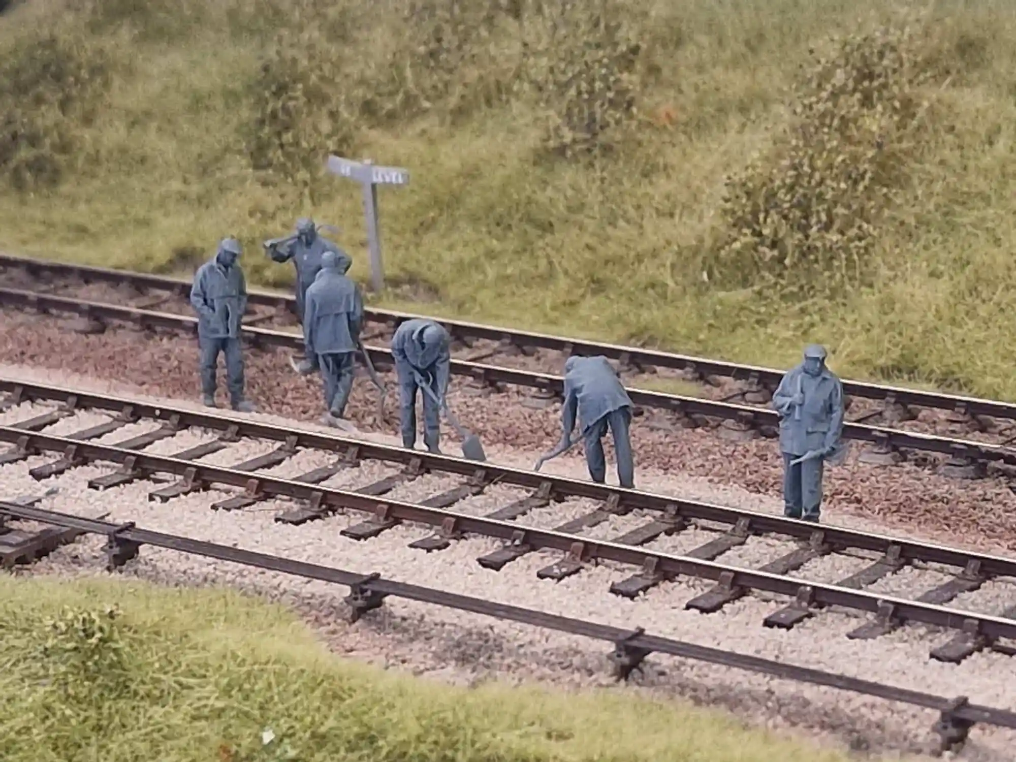 10304-148 N Gauge Railway & Lineside - 1970s/80s PW Gangers - Image 3