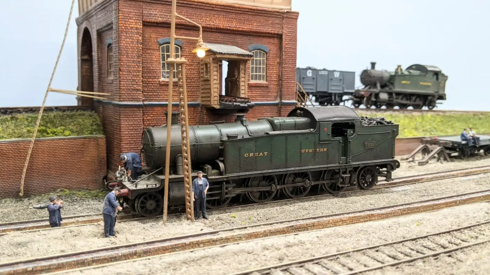 11320-043 O Gauge 1948-1968 British Railways - Shed Staff Bundle 1 - Image 3