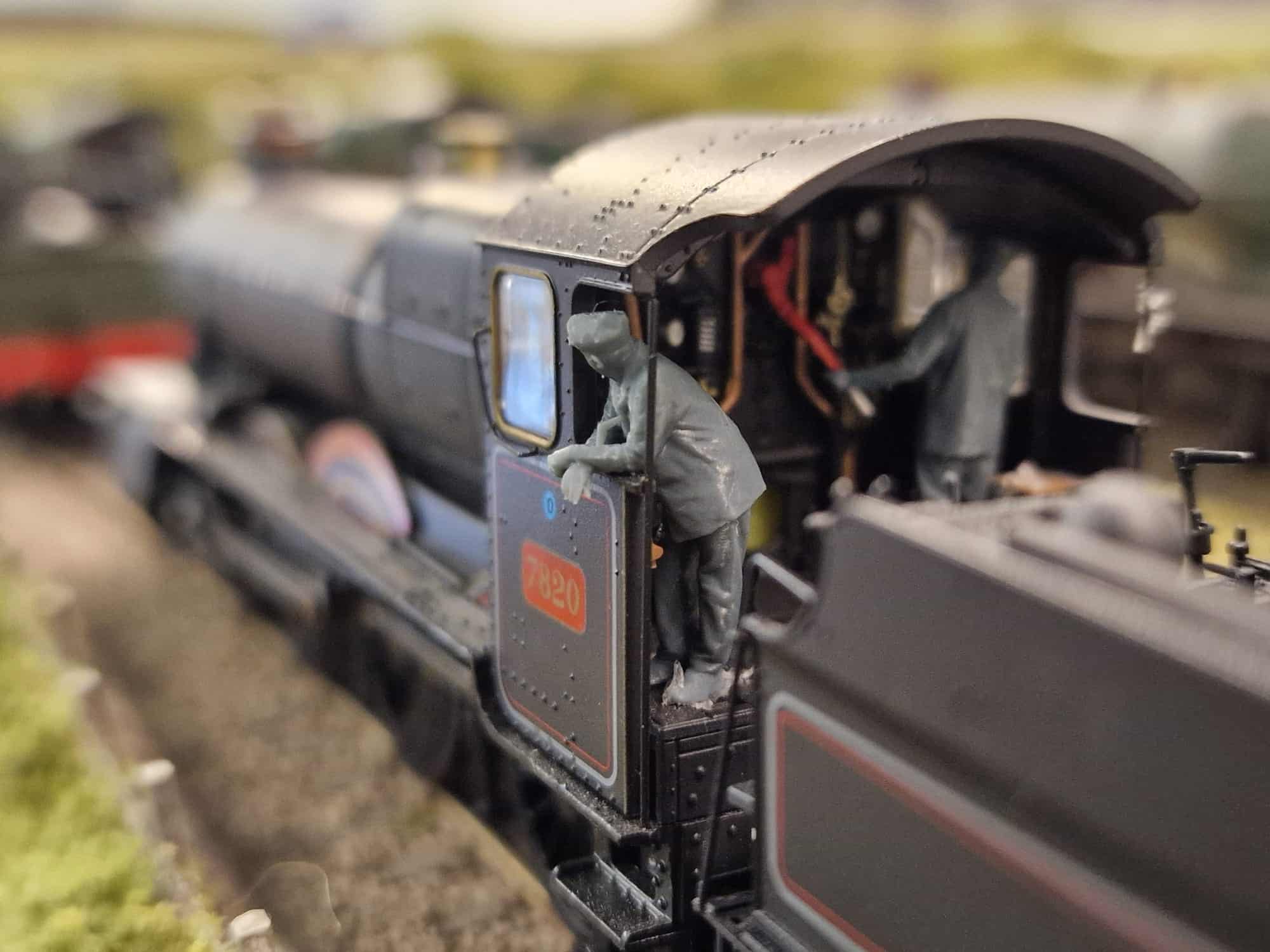 11403-076 OO Gauge Loco Specific Crew - GWR Manor Crew Pack - Image 2