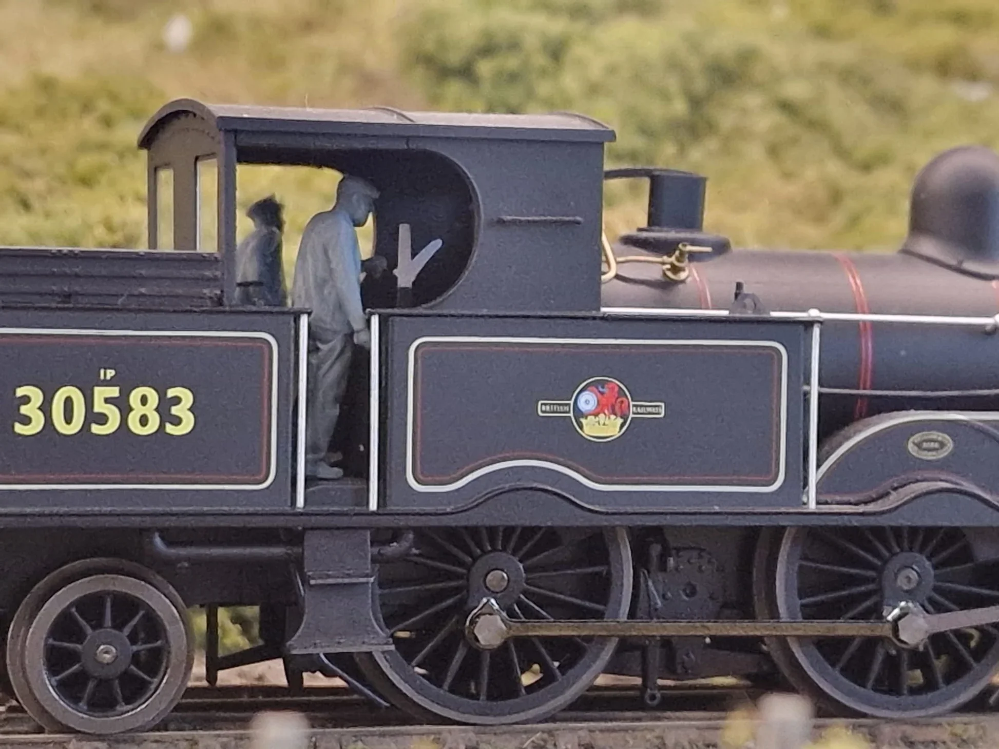 11411-076 OO Gauge Loco Specific Crew - LSWR 412 Adams Radial - Image 2
