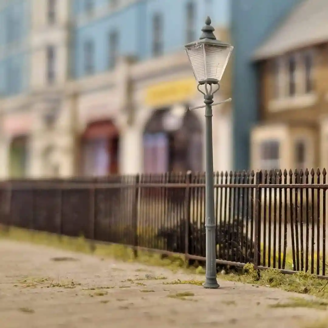 2608-076 OO Gauge - Detailing - GWR No2 Column Octagonal Lamps x5 - Image 2