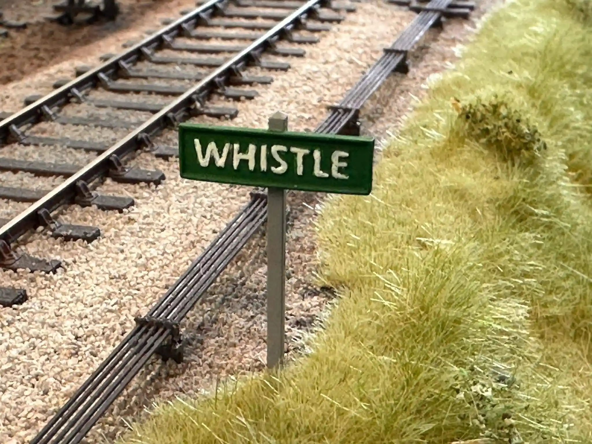 2624-043 O Gauge SR Lineside Detailing Set - Image 2